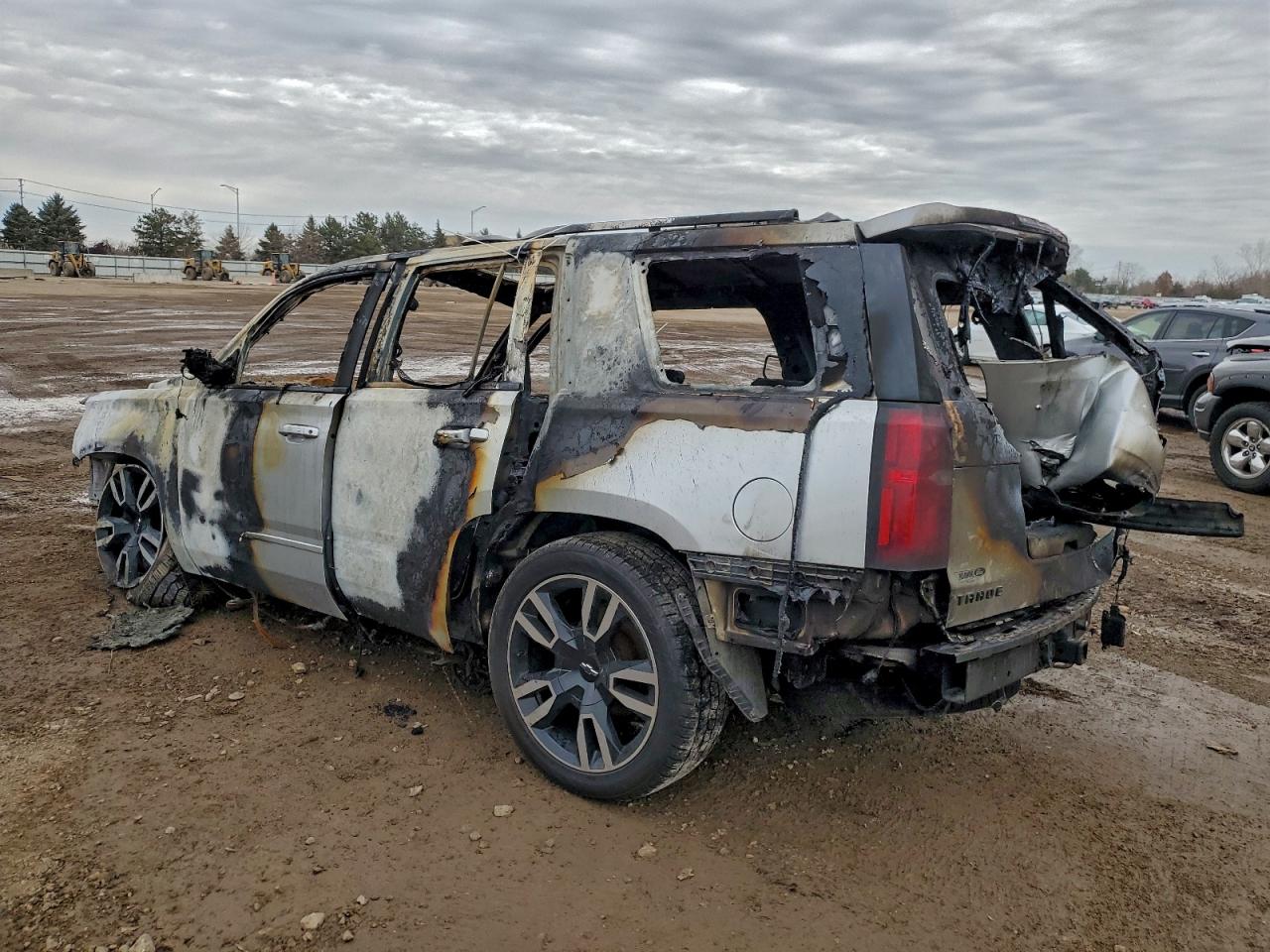 2018 Chevrolet Tahoe K1500 Premier Серебряный vin: 1GNSKCKJ3JR253313
