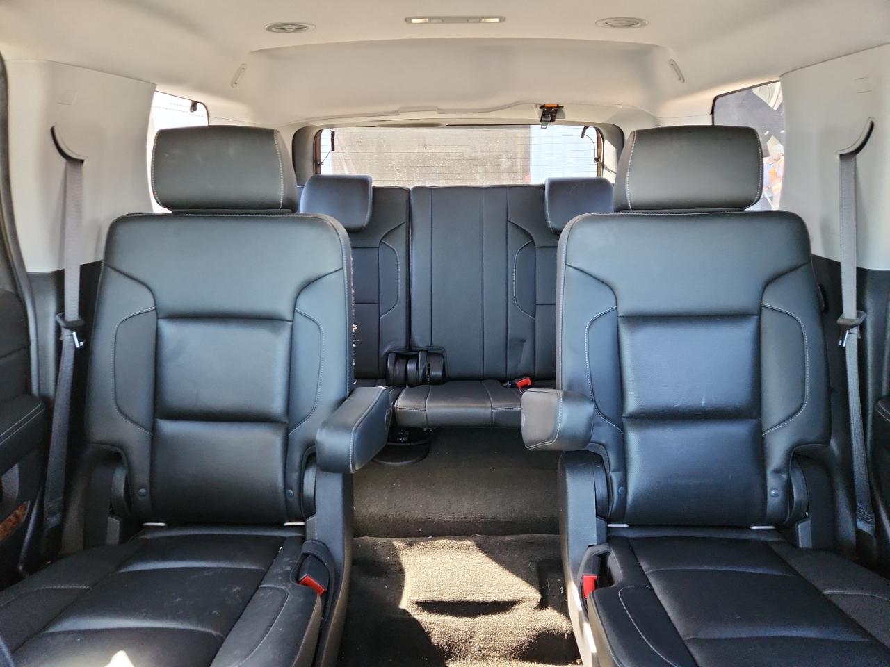 2018 Chevrolet Tahoe K1500 Premier Silver vin: 1GNSKCKJXJR152253