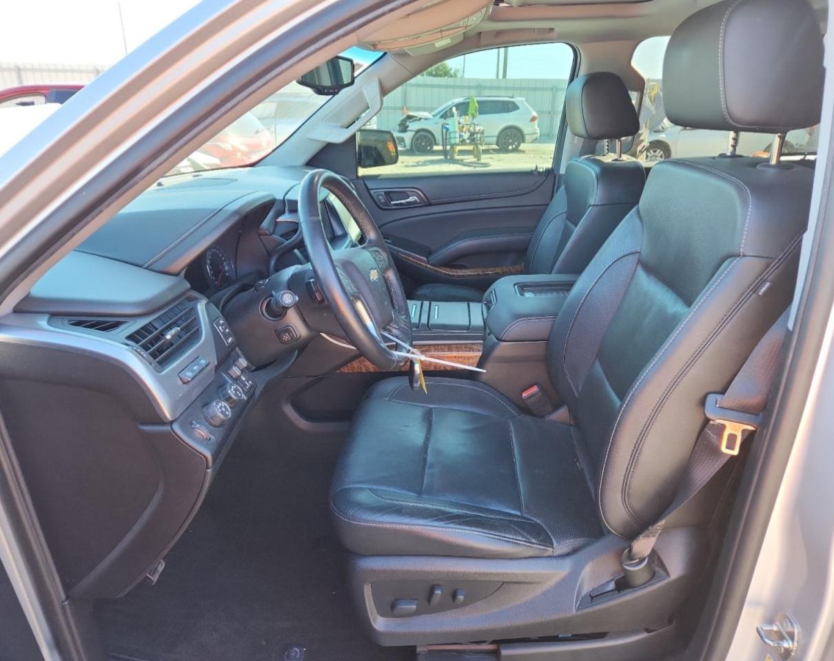 2018 Chevrolet Tahoe K1500 Premier Silver vin: 1GNSKCKJXJR152253