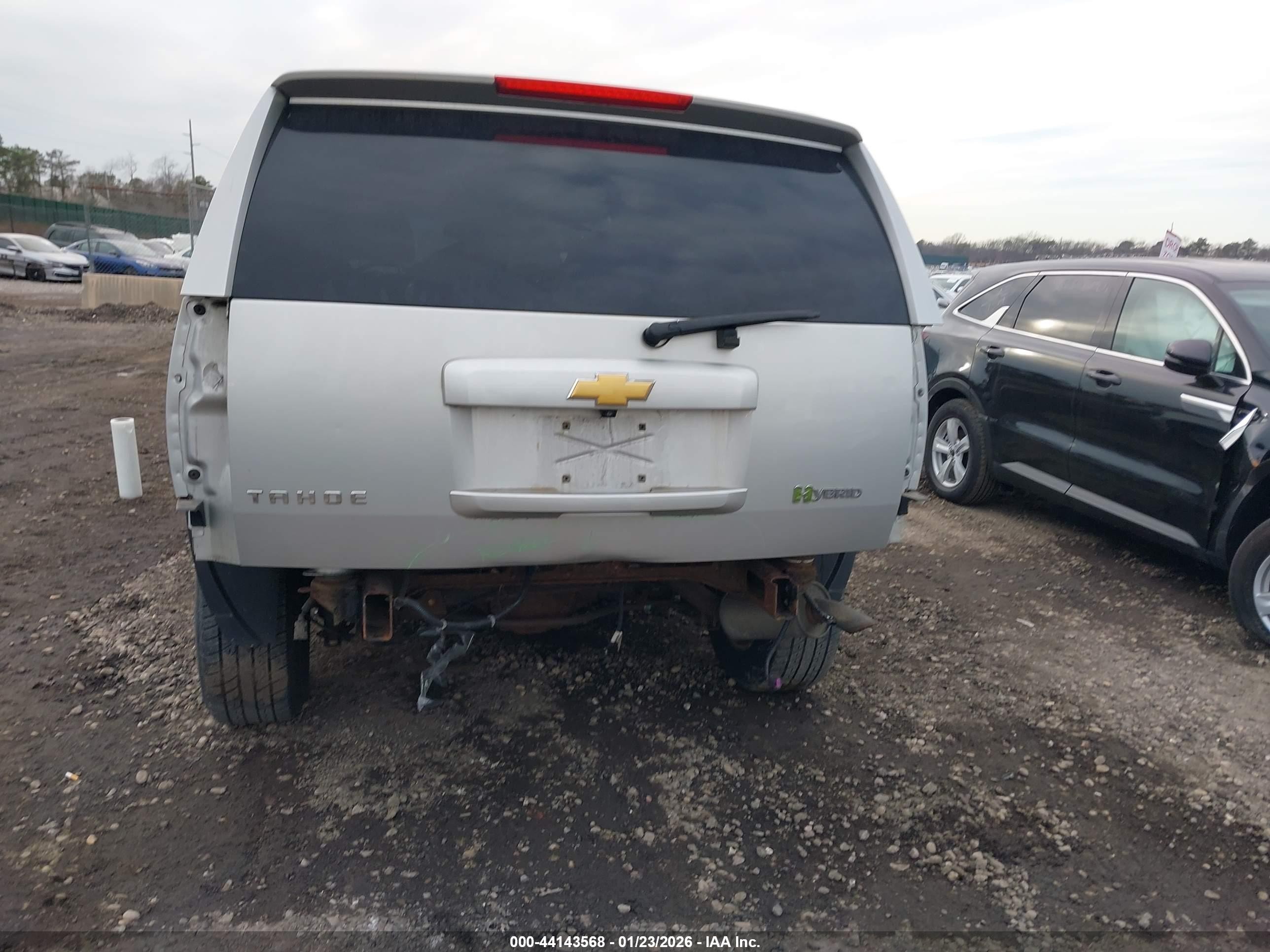 2011 Chevrolet Tahoe Hybrid   Silver vin: 1GNSKDFJ5BR204566