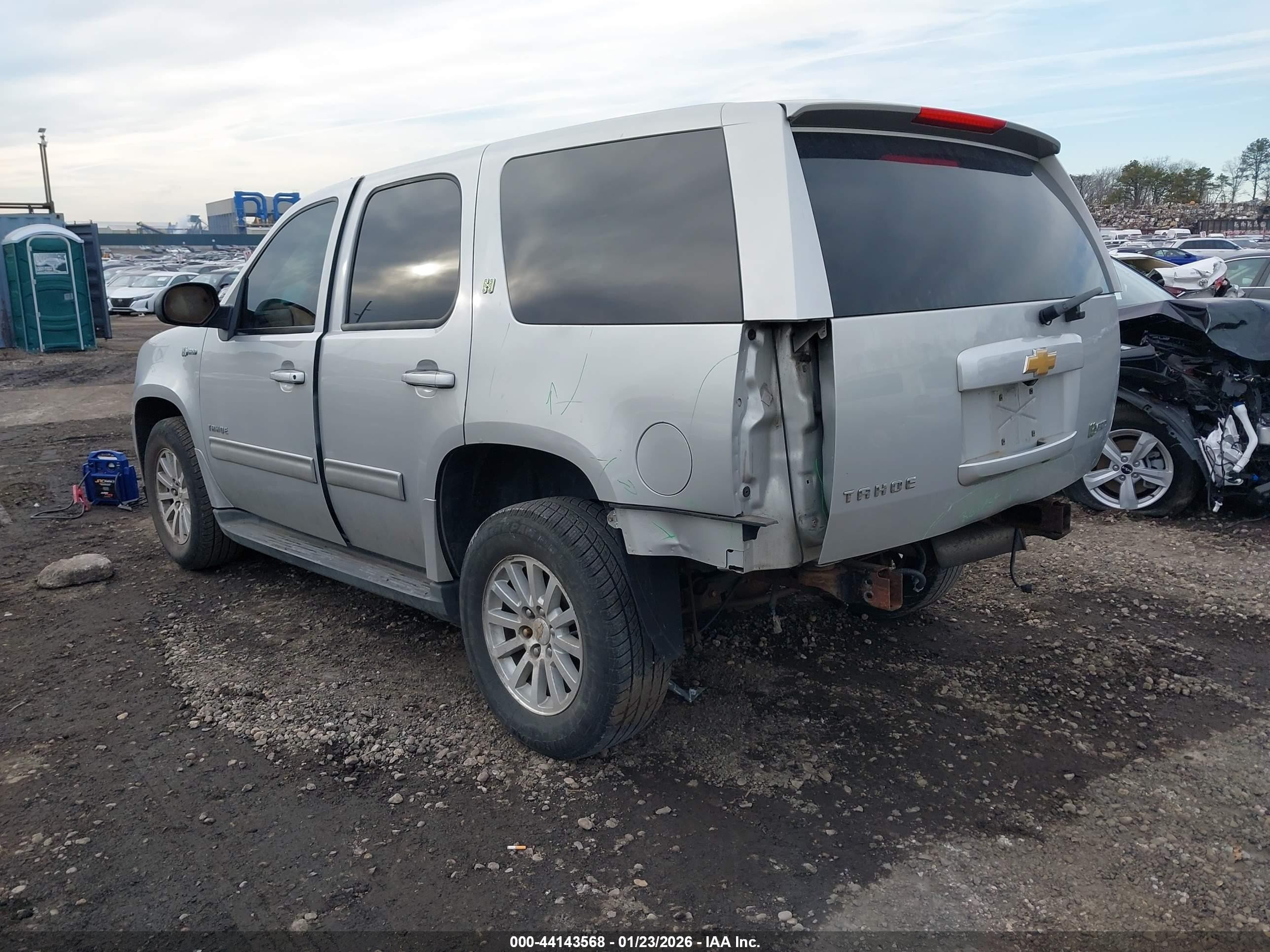 2011 Chevrolet Tahoe Hybrid   Silver vin: 1GNSKDFJ5BR204566