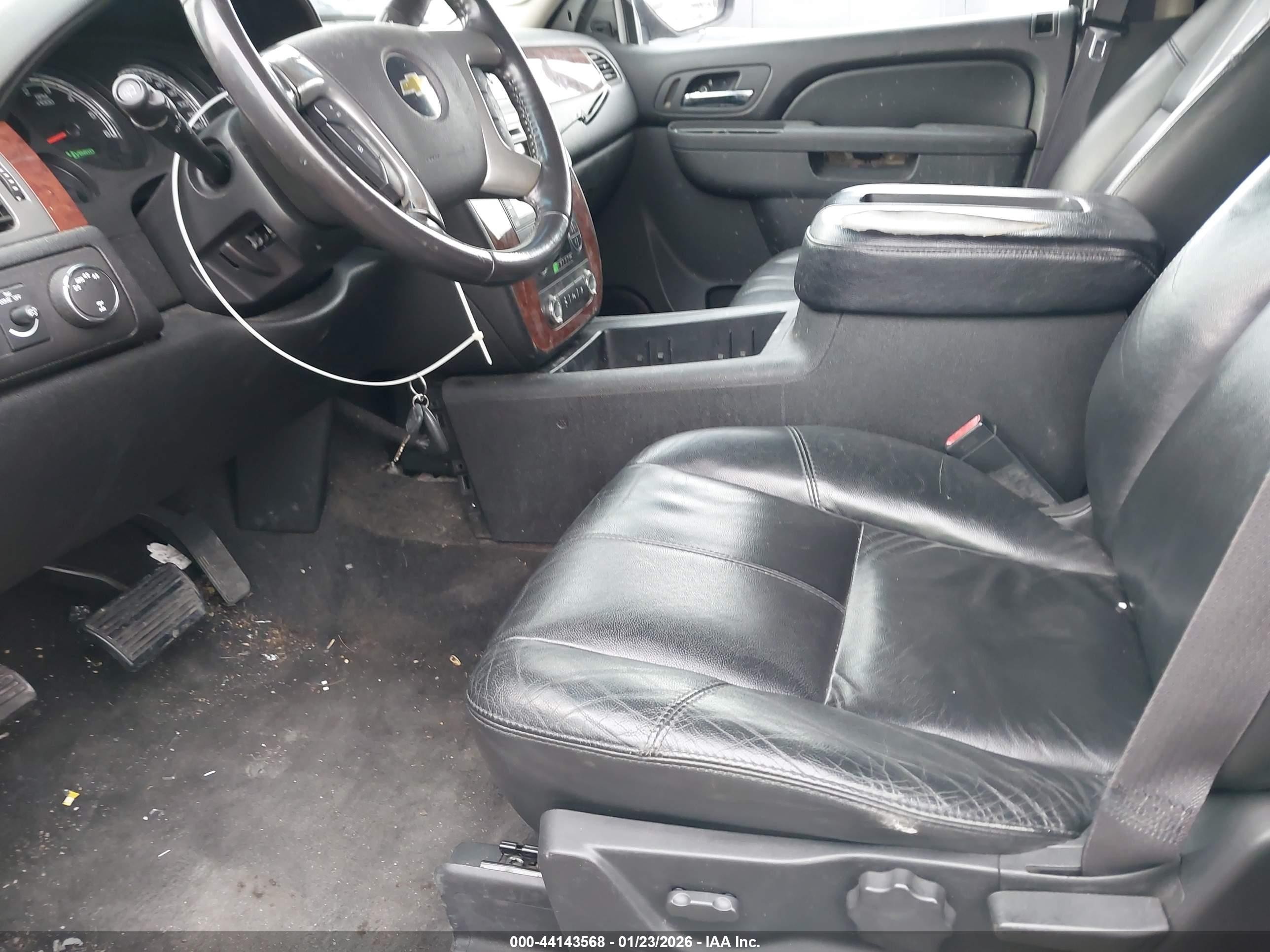2011 Chevrolet Tahoe Hybrid   Silver vin: 1GNSKDFJ5BR204566