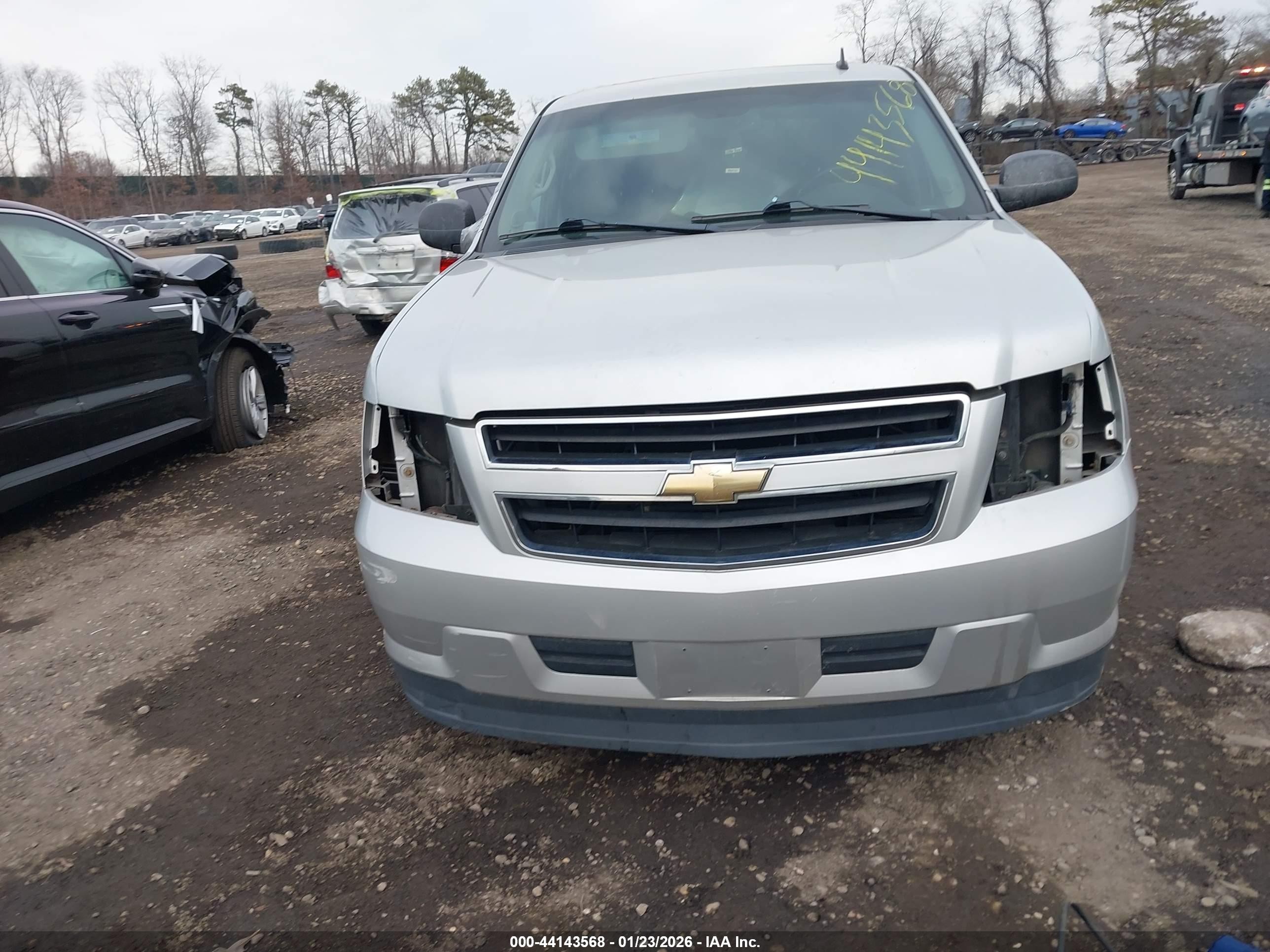 2011 Chevrolet Tahoe Hybrid   Silver vin: 1GNSKDFJ5BR204566