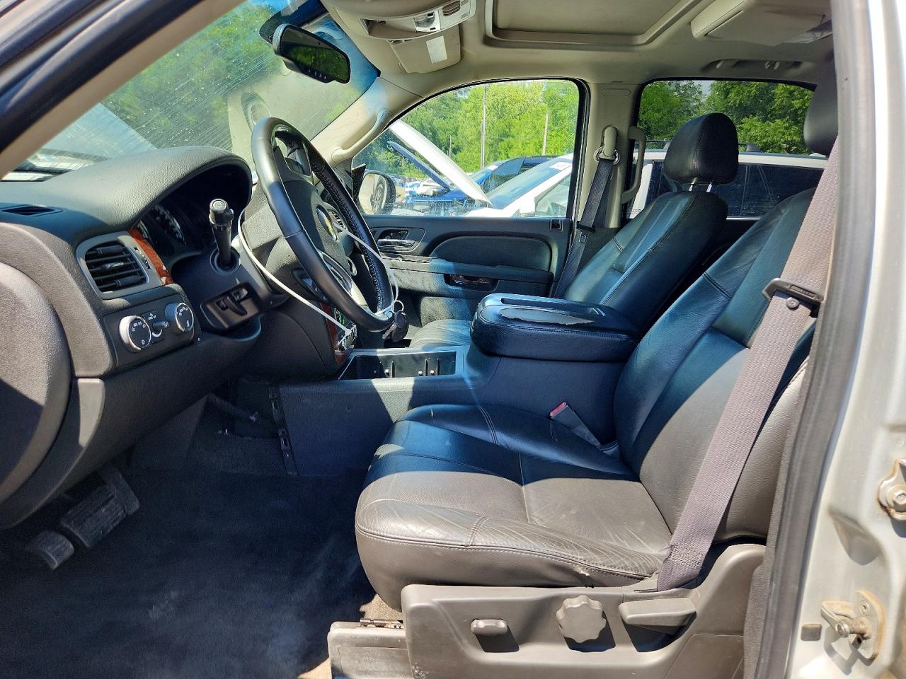 2011 Chevrolet Tahoe Hybrid Silver vin: 1GNSKDFJ5BR204566