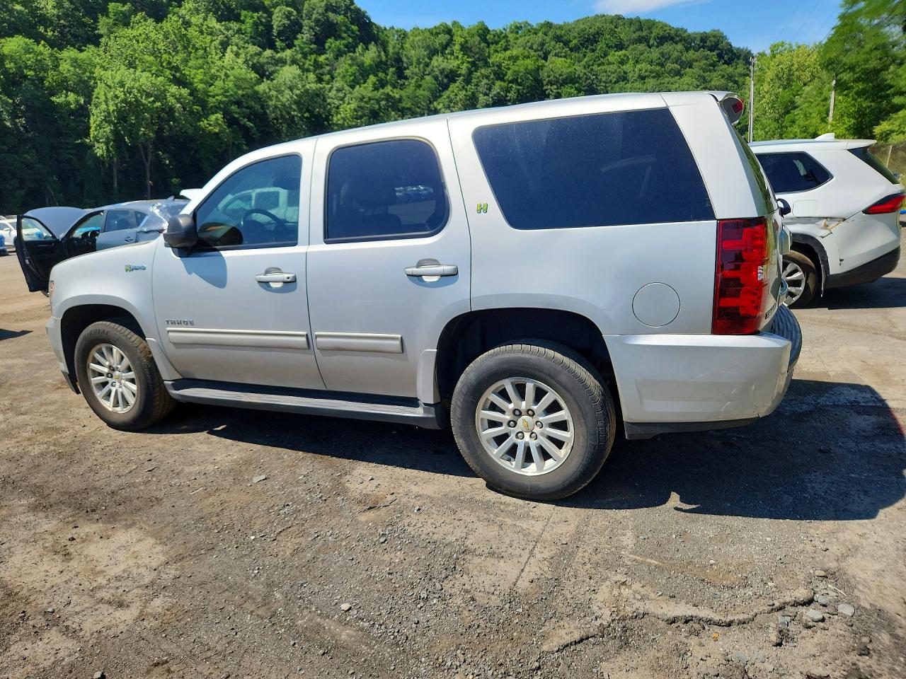2011 Chevrolet Tahoe Hybrid Silver vin: 1GNSKDFJ5BR204566