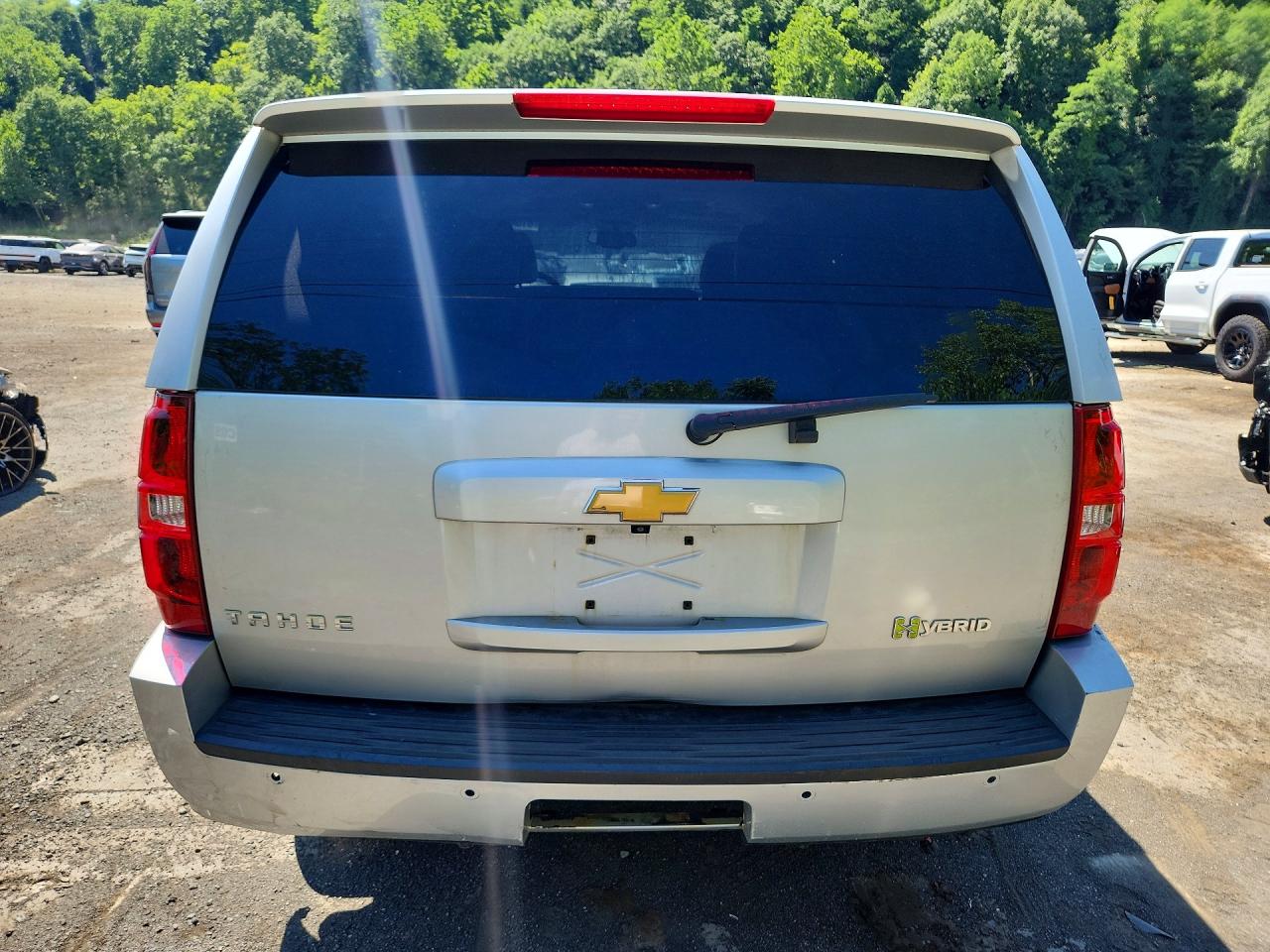 2011 Chevrolet Tahoe Hybrid Silver vin: 1GNSKDFJ5BR204566