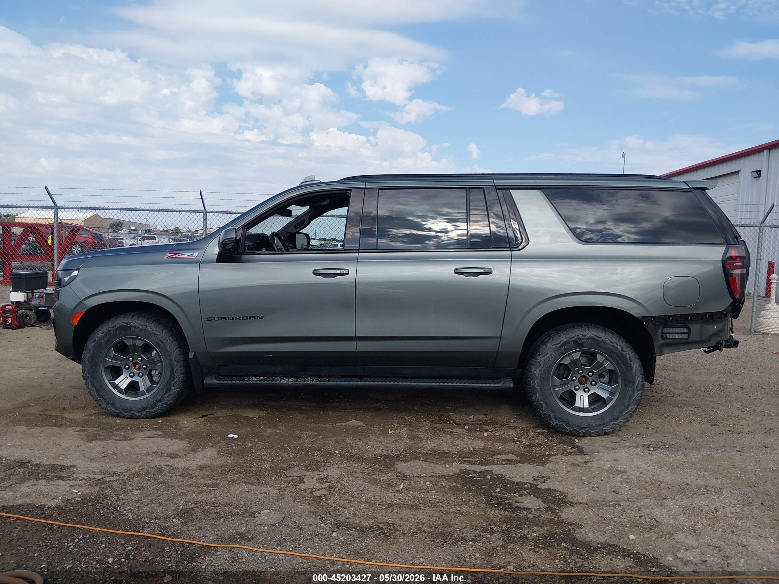 2023 Chevrolet Suburban 4wd Z71 Green vin: 1GNSKDKD6PR388066