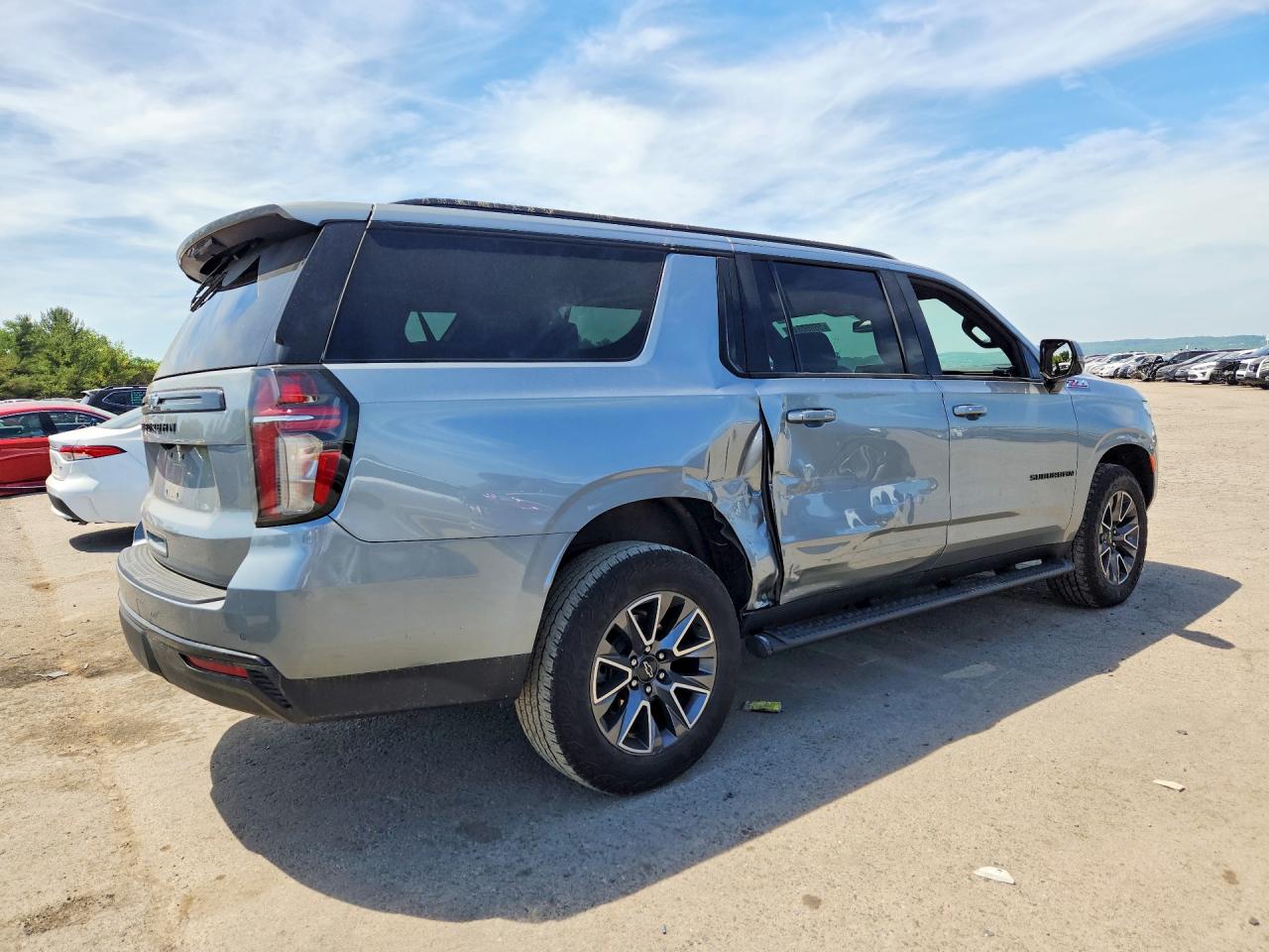 2024 Chevrolet Suburban K1500 Z71 Серый vin: 1GNSKDKD8RR410880