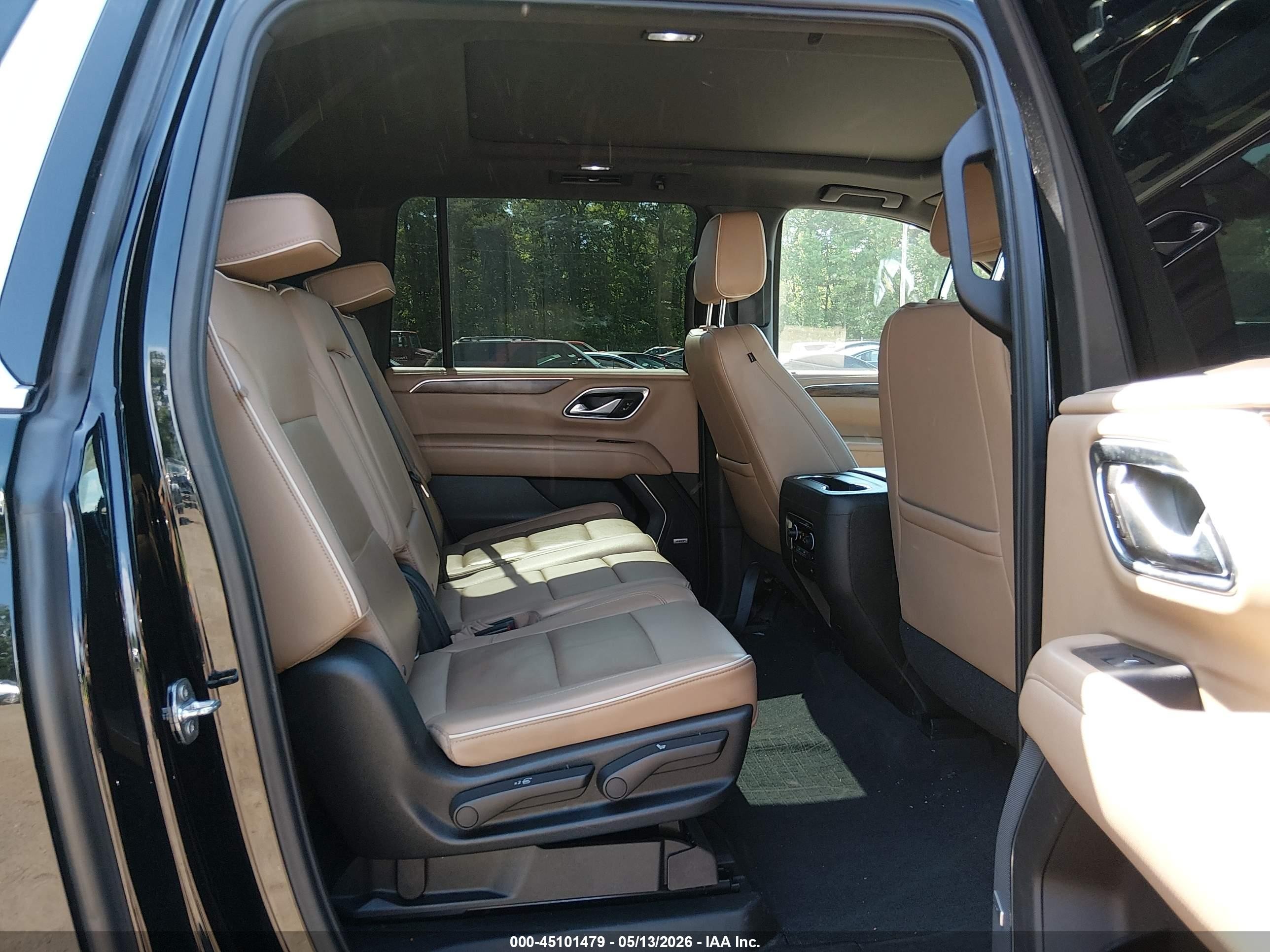 2021 Chevrolet Suburban 4wd Premier Черный vin: 1GNSKFKD3MR135097