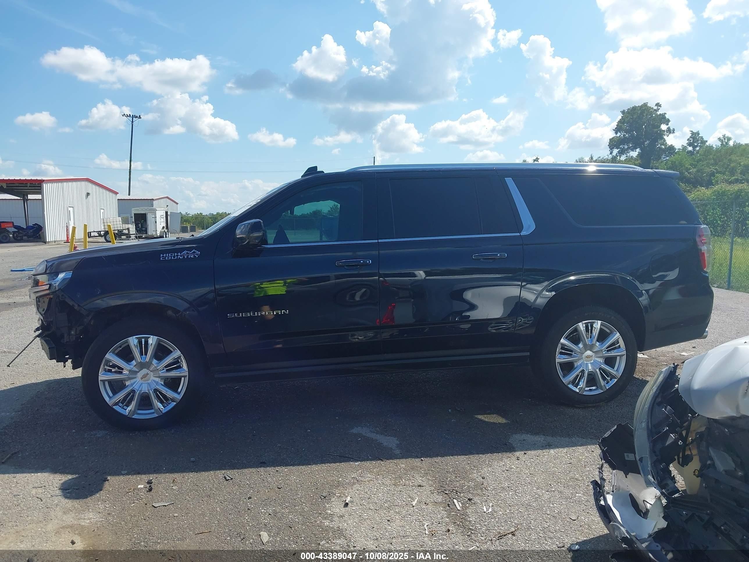 2022 Chevrolet Suburban 4wd High Country Черный vin: 1GNSKGKL2NR286432