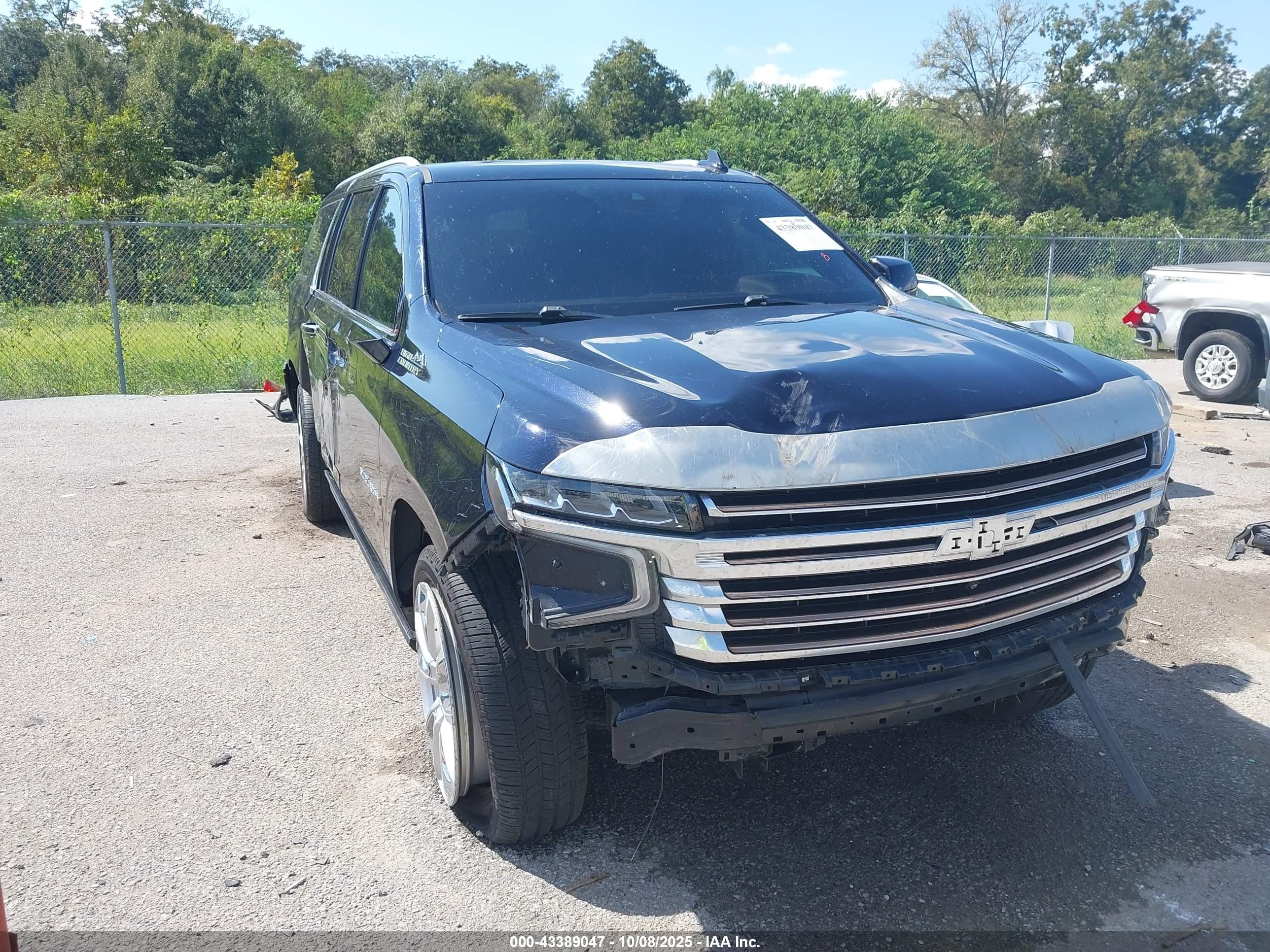 2022 Chevrolet Suburban 4wd High Country Черный vin: 1GNSKGKL2NR286432