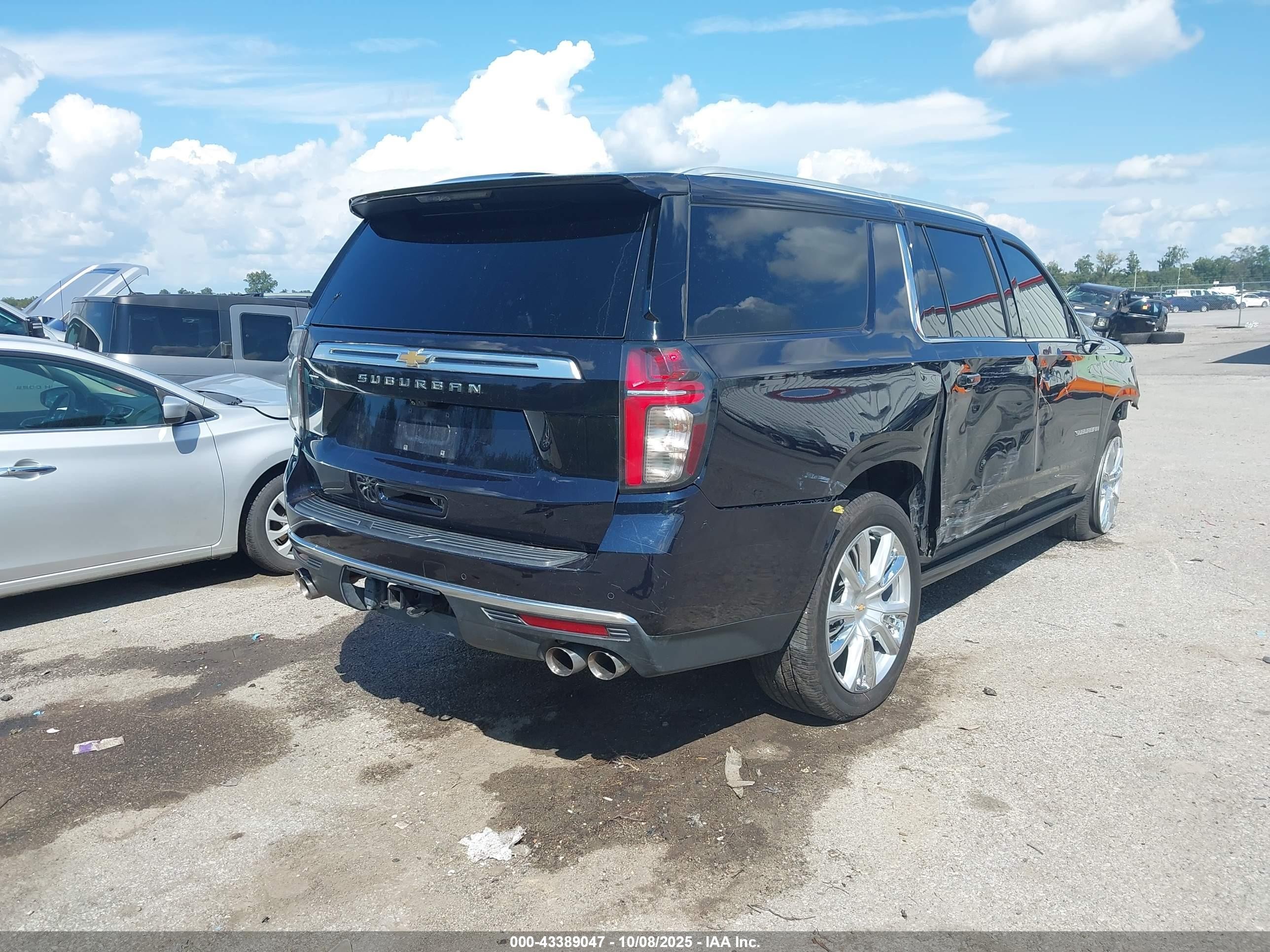 2022 Chevrolet Suburban 4wd High Country Черный vin: 1GNSKGKL2NR286432