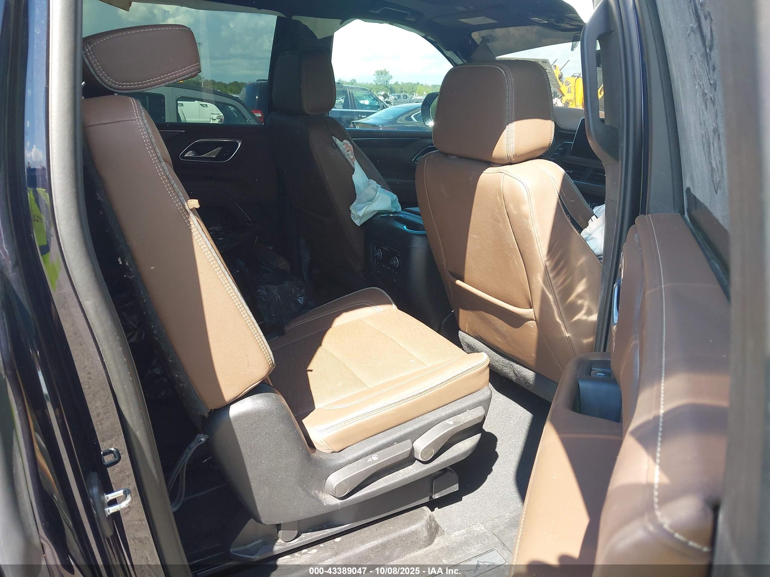 2022 Chevrolet Suburban 4wd High Country Черный vin: 1GNSKGKL2NR286432