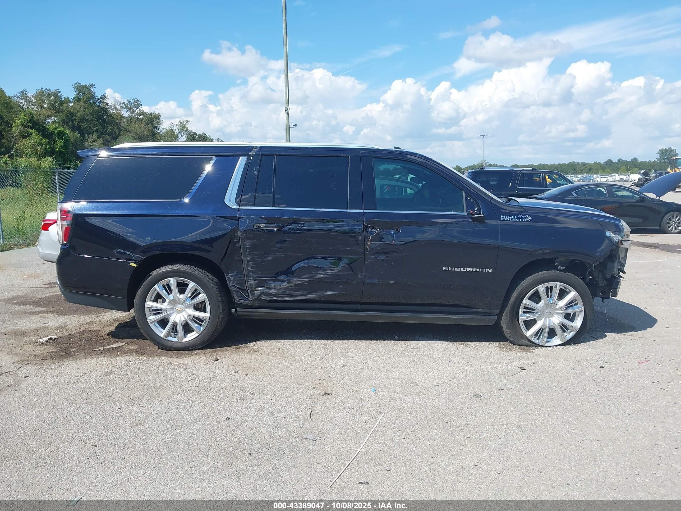 2022 Chevrolet Suburban 4wd High Country Черный vin: 1GNSKGKL2NR286432