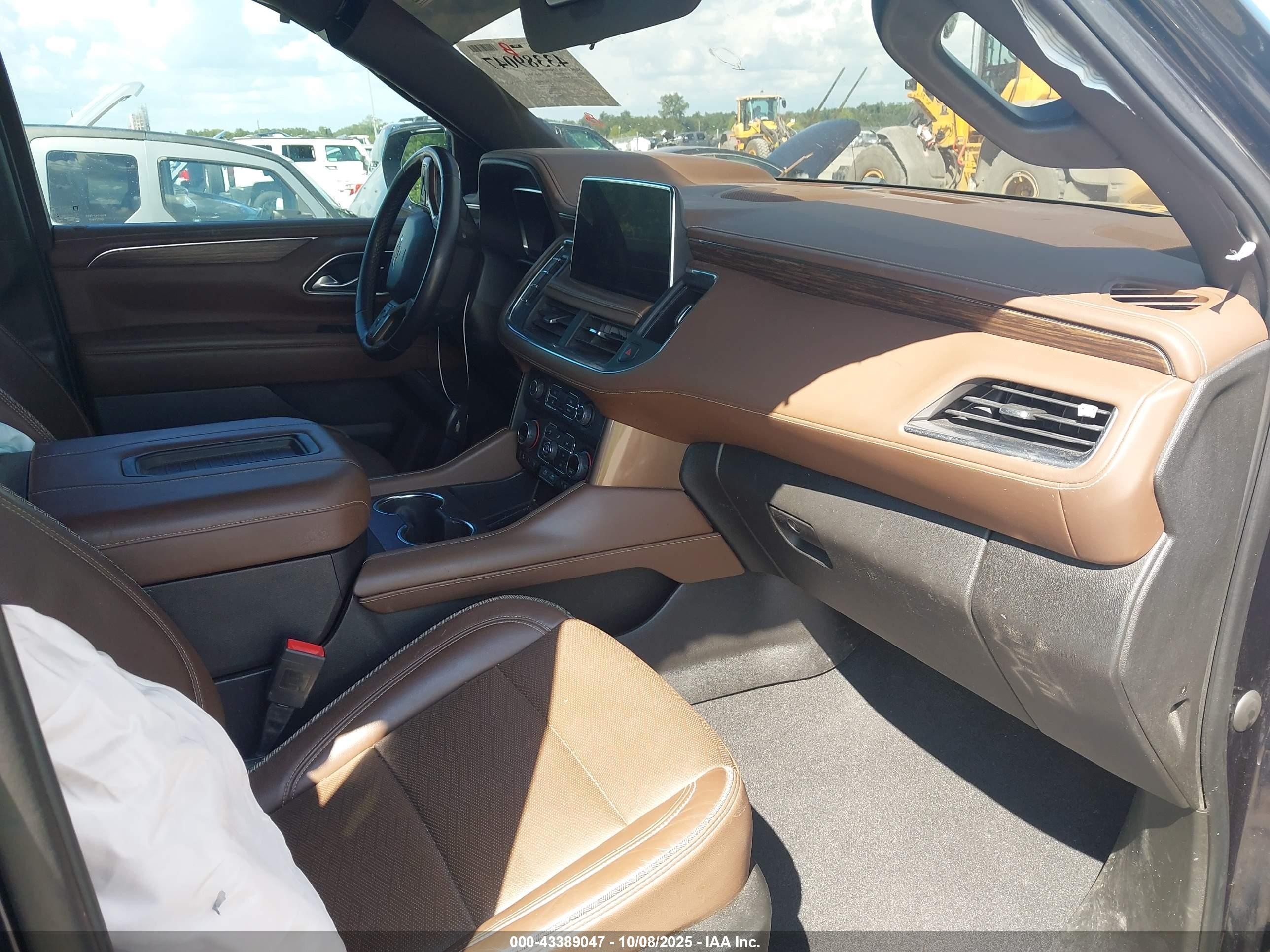 2022 Chevrolet Suburban 4wd High Country Черный vin: 1GNSKGKL2NR286432