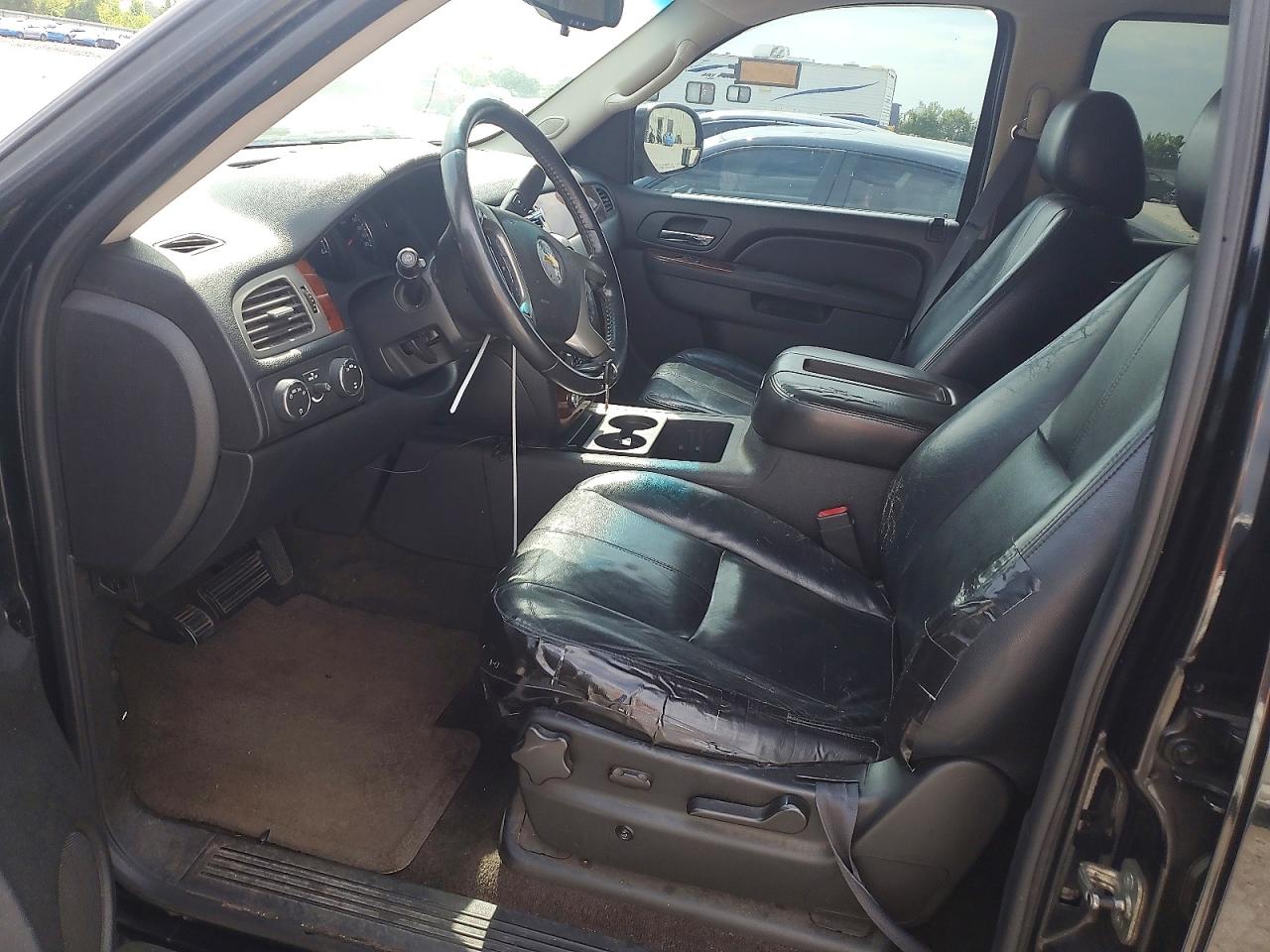 2011 Chevrolet Suburban K1500 Ls Black vin: 1GNSKHE32BR123227