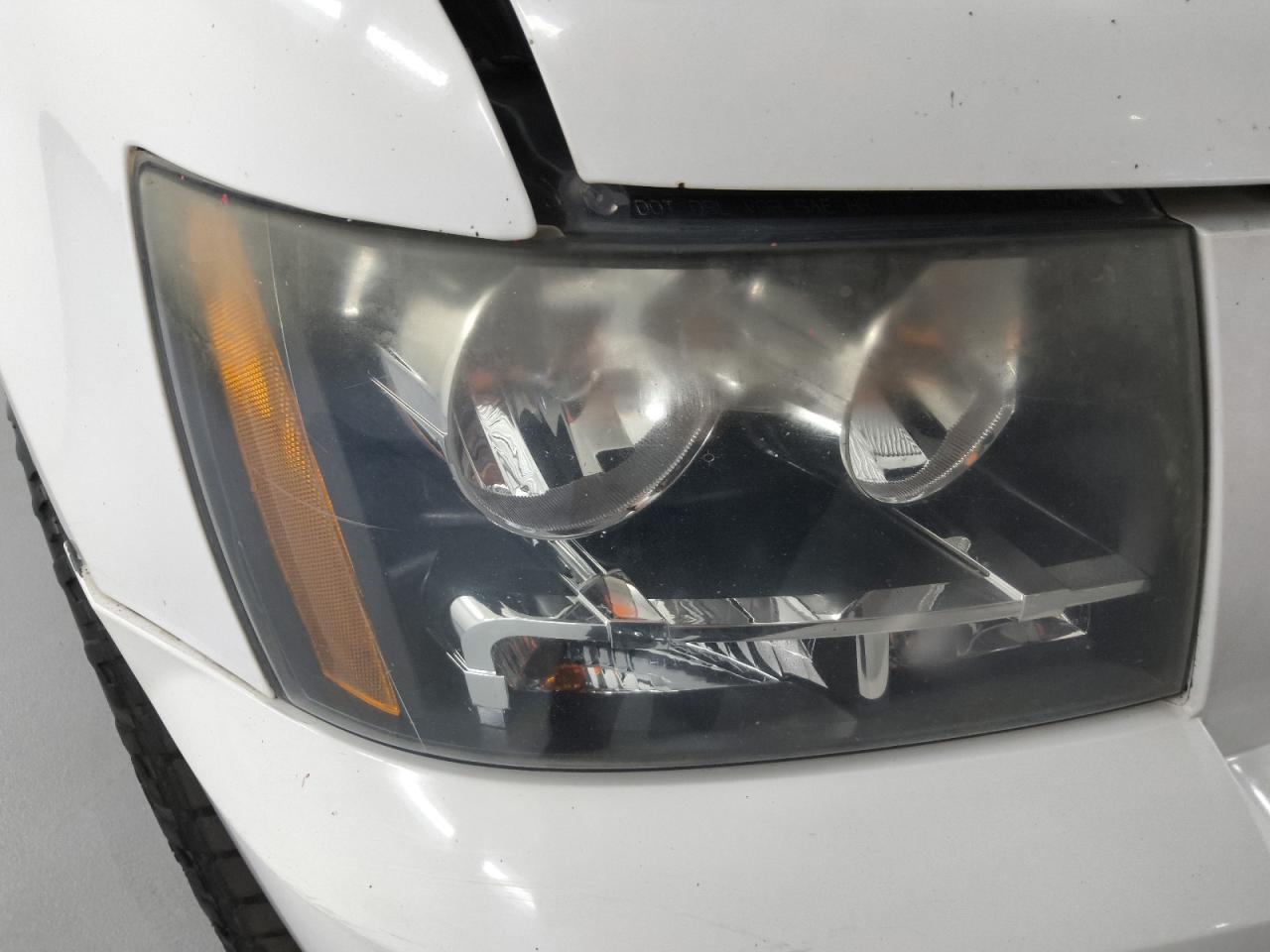 2013 Chevrolet Suburban K1500 Ls White vin: 1GNSKHE72DR110094 Damage: Right Head Lamp, Faded, Repair Required