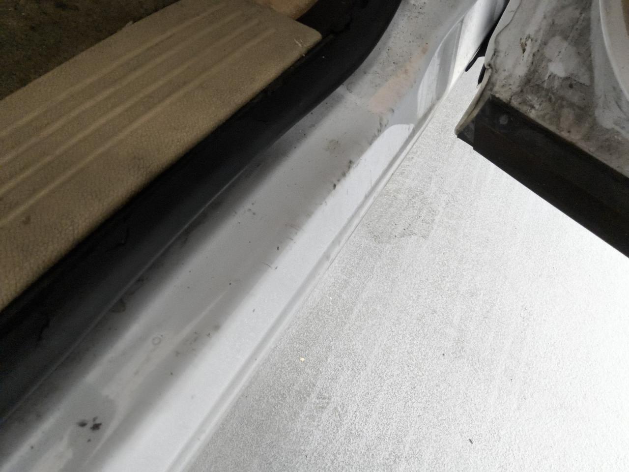 2013 Chevrolet Suburban K1500 Ls White vin: 1GNSKHE72DR110094 Damage: Right Rocker Panel, Chipped, 3