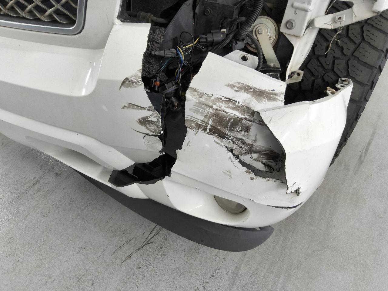 2013 Chevrolet Suburban K1500 Ls White vin: 1GNSKHE72DR110094 Damage: Front Bumper, Broken, Replacement Required
