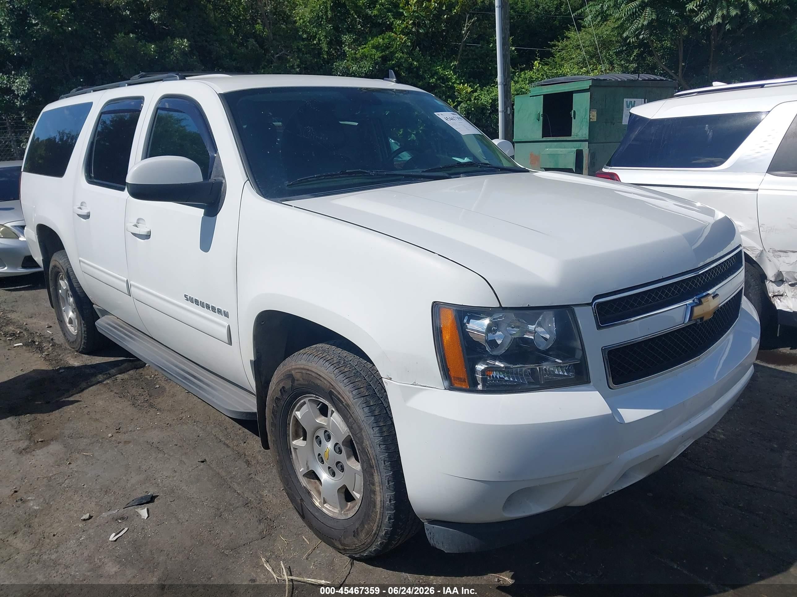 2013 Chevrolet Suburban Ls White vin: 1GNSKHE72DR227741