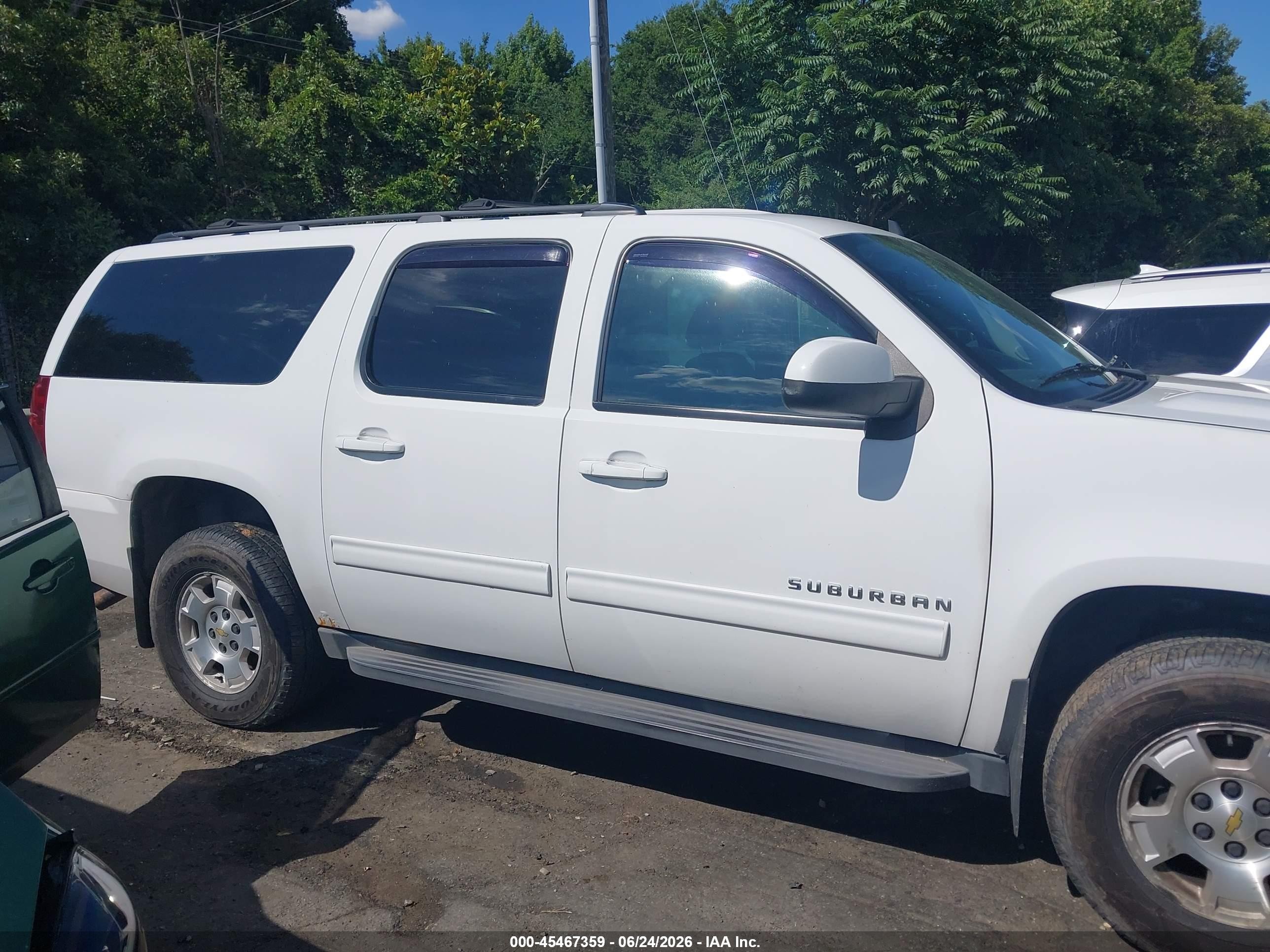 2013 Chevrolet Suburban Ls White vin: 1GNSKHE72DR227741