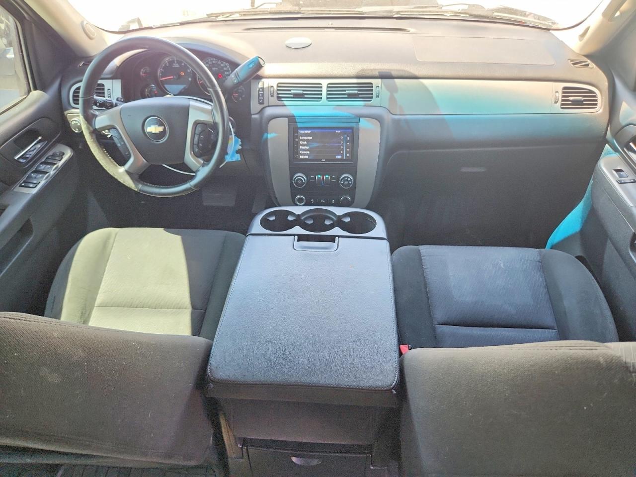 2013 Chevrolet Suburban K1500 Ls White vin: 1GNSKHE7XDR358044