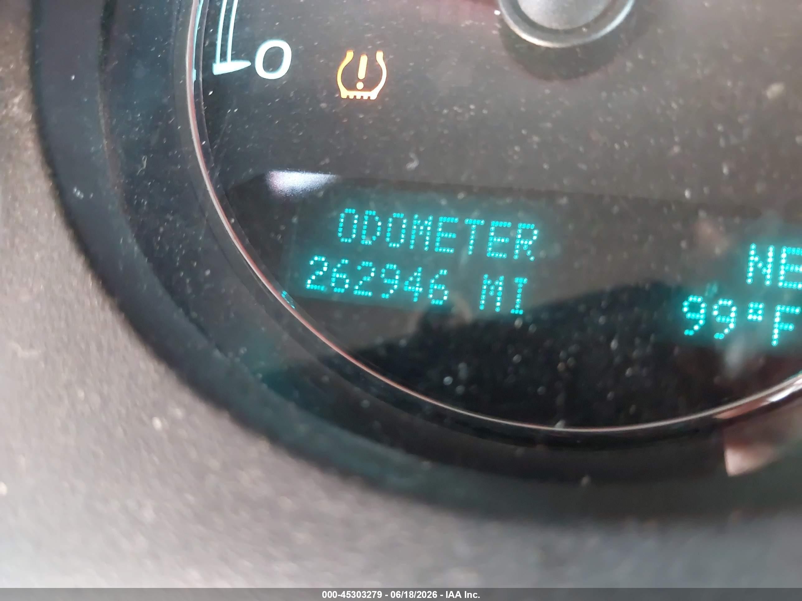 2014 Chevrolet Suburban 1500 Ls White vin: 1GNSKHE7XER154524