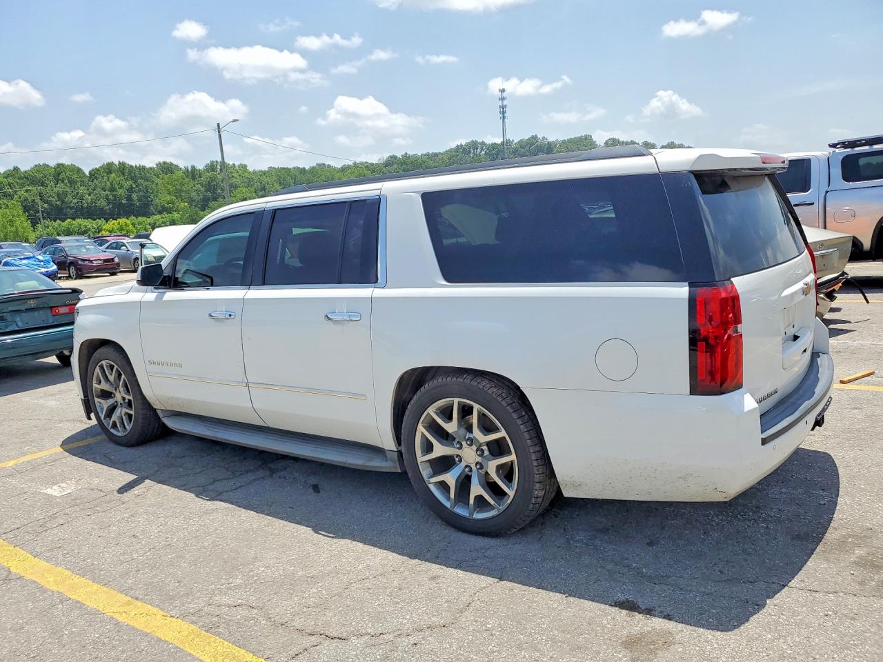 2015 Chevrolet Suburban K1500 Ls White vin: 1GNSKHKC0FR255395