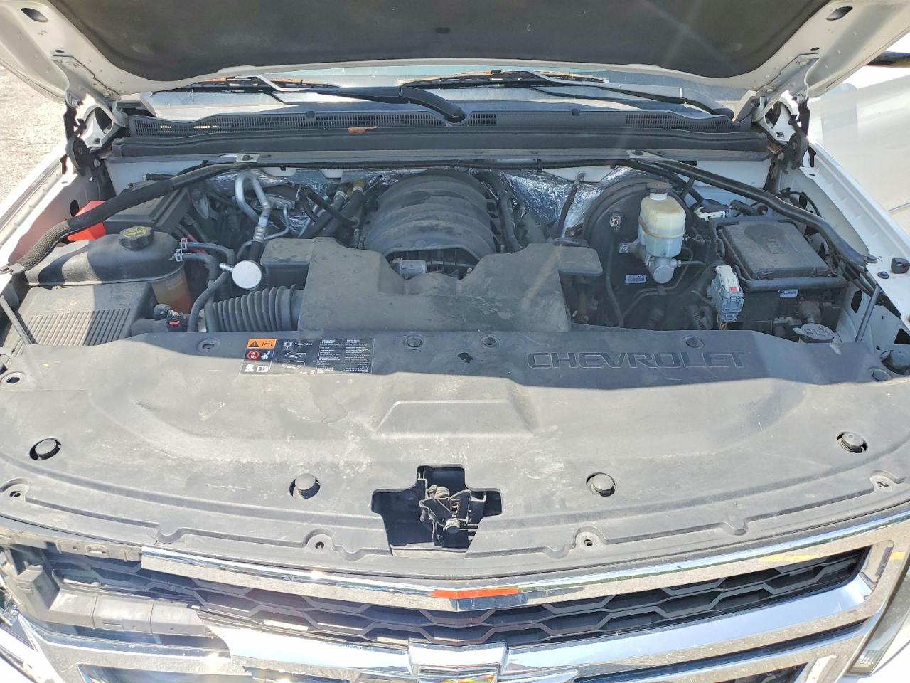 2015 Chevrolet Suburban K1500 Ls White vin: 1GNSKHKC0FR255395