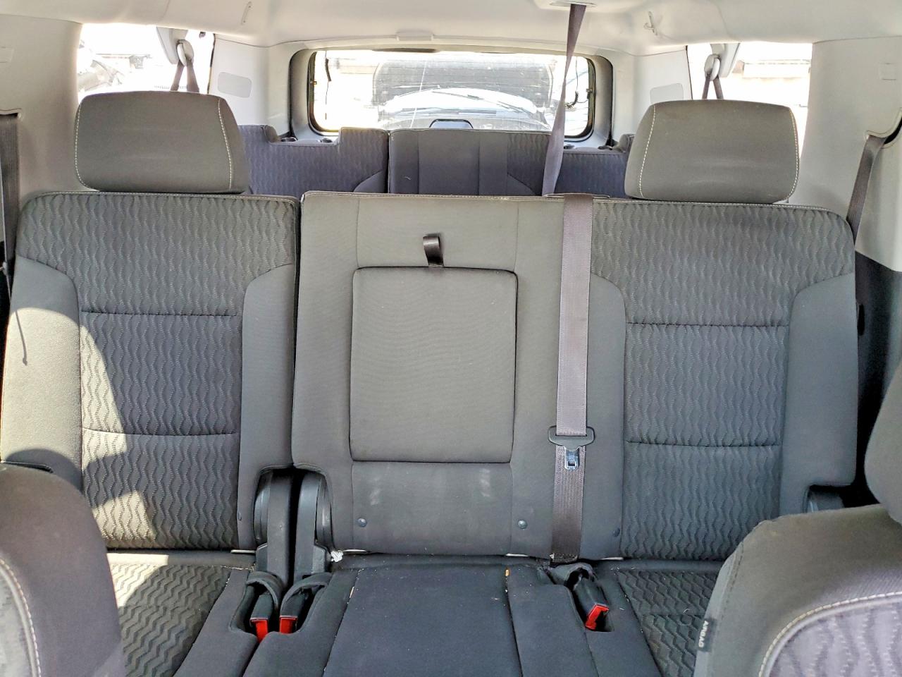 2015 Chevrolet Suburban K1500 Ls White vin: 1GNSKHKC0FR255395
