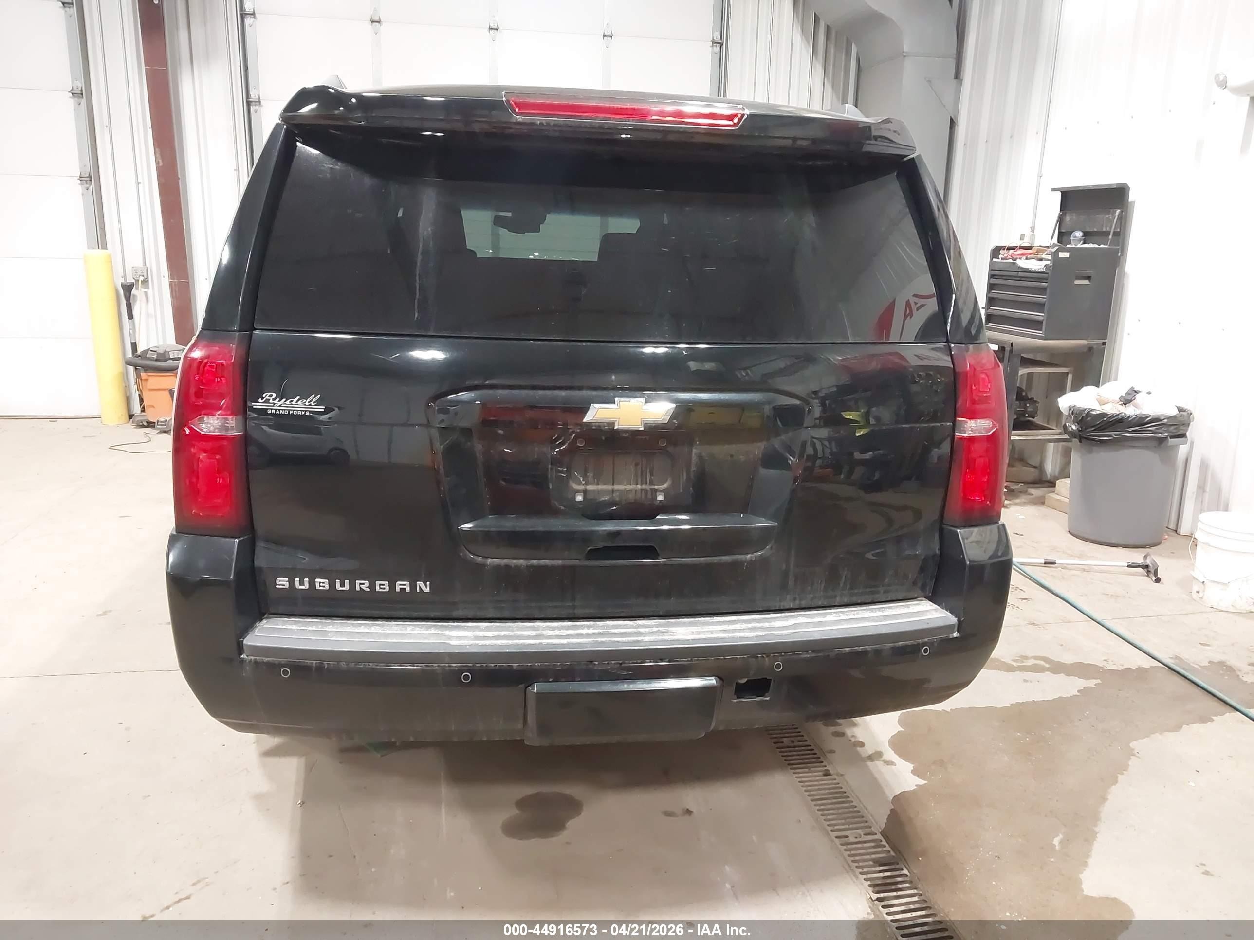 2016 Chevrolet Suburban Lt Черный vin: 1GNSKHKC0GR230272