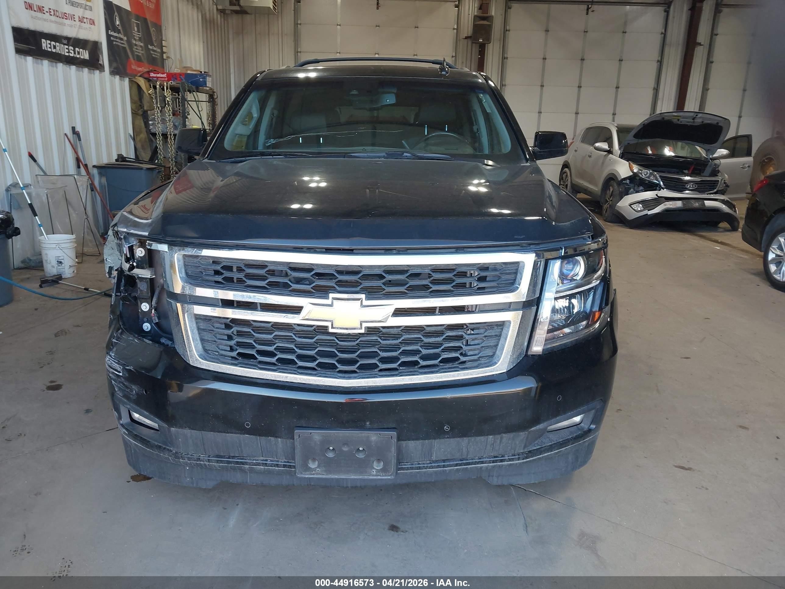 2016 Chevrolet Suburban Lt Черный vin: 1GNSKHKC0GR230272