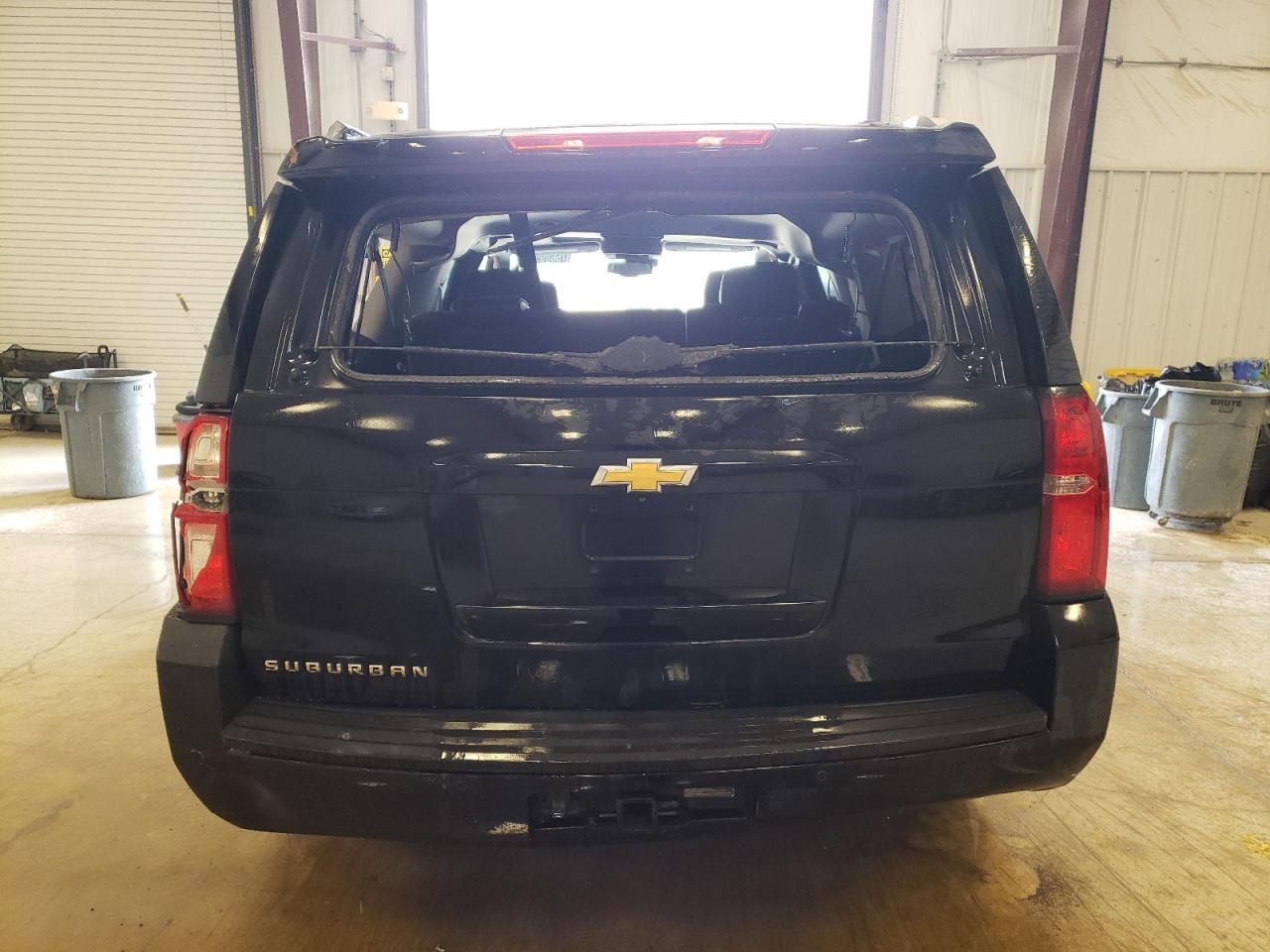 2016 Chevrolet Suburban K1500 Lt Black vin: 1GNSKHKC0GR389342 Damage: Spoiler, Dent(S) W/ Paint Dmg, 2 To 3 Inches