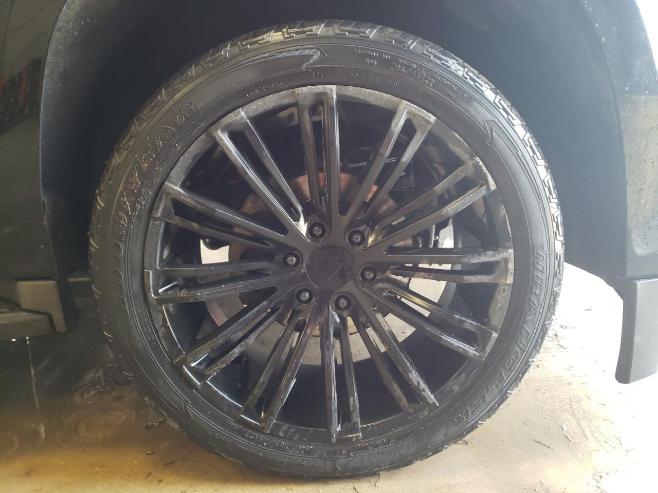 2016 Chevrolet Suburban K1500 Lt Black vin: 1GNSKHKC0GR389342 Damage: Right Front Wheel, Curb Rash, > 12 Inches