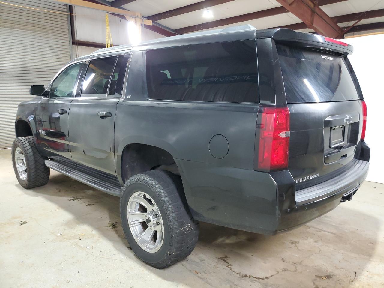 2016 Chevrolet Suburban K1500 Lt Черный vin: 1GNSKHKC2GR307773 Damage: Left Front Door, Oxidized, > 12 Inches