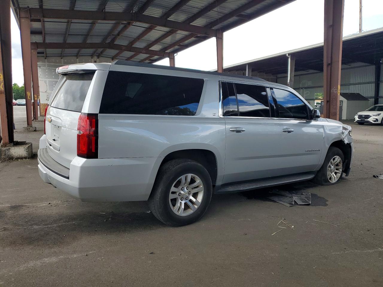 2017 Chevrolet Suburban K1500 Lt Silver vin: 1GNSKHKC2HR325627