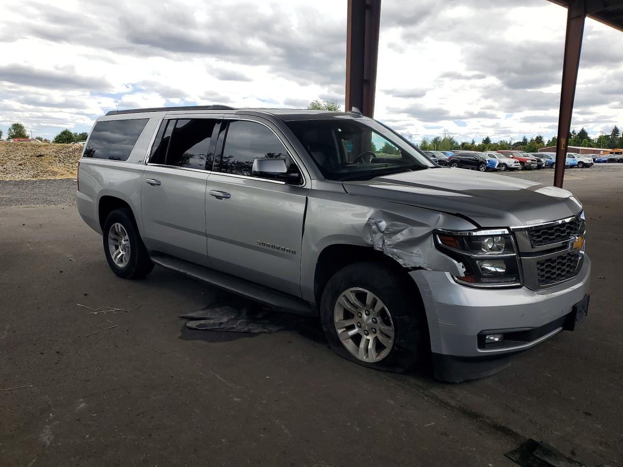 2017 Chevrolet Suburban K1500 Lt Silver vin: 1GNSKHKC2HR325627