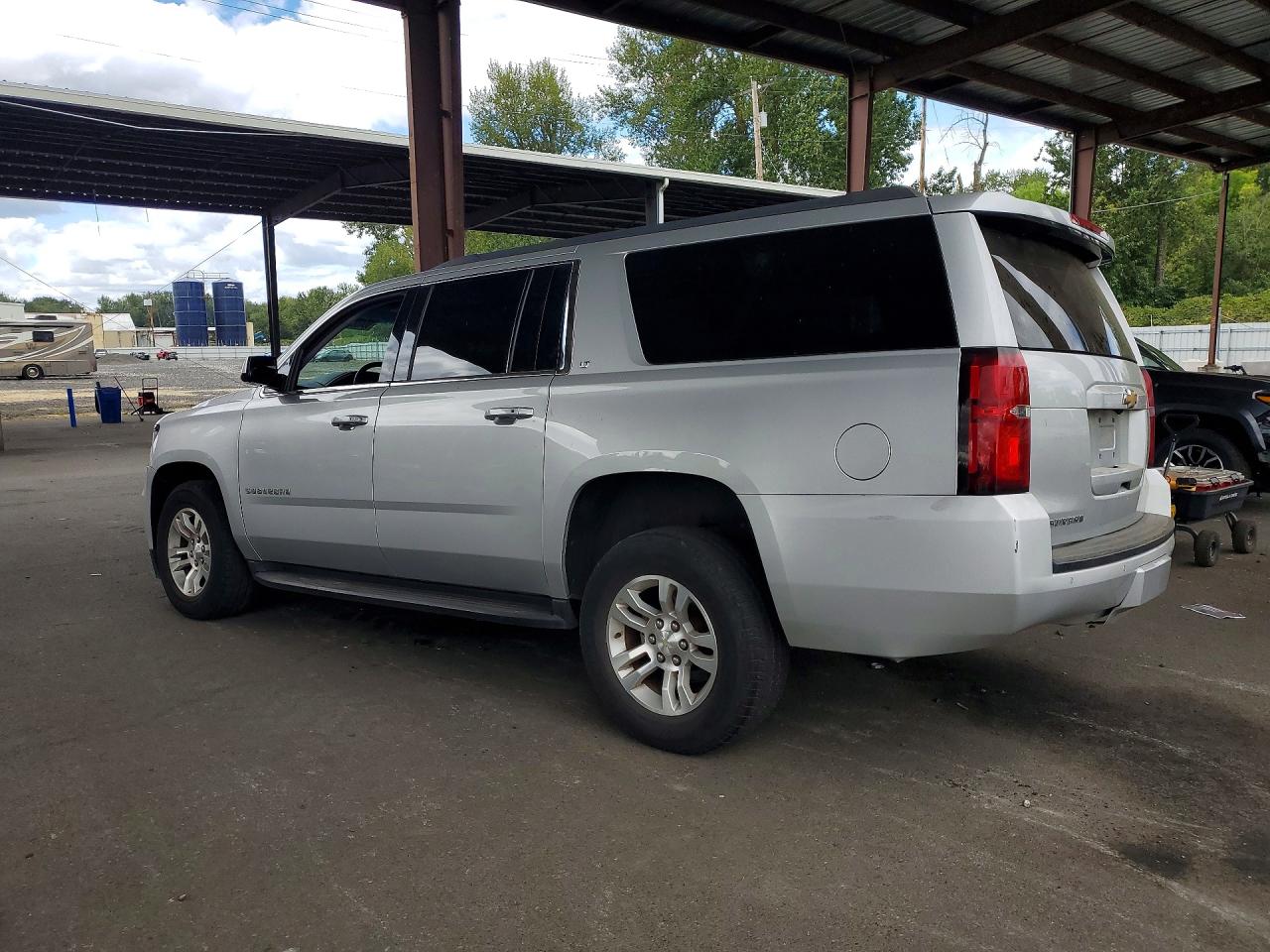 2017 Chevrolet Suburban K1500 Lt Silver vin: 1GNSKHKC2HR325627