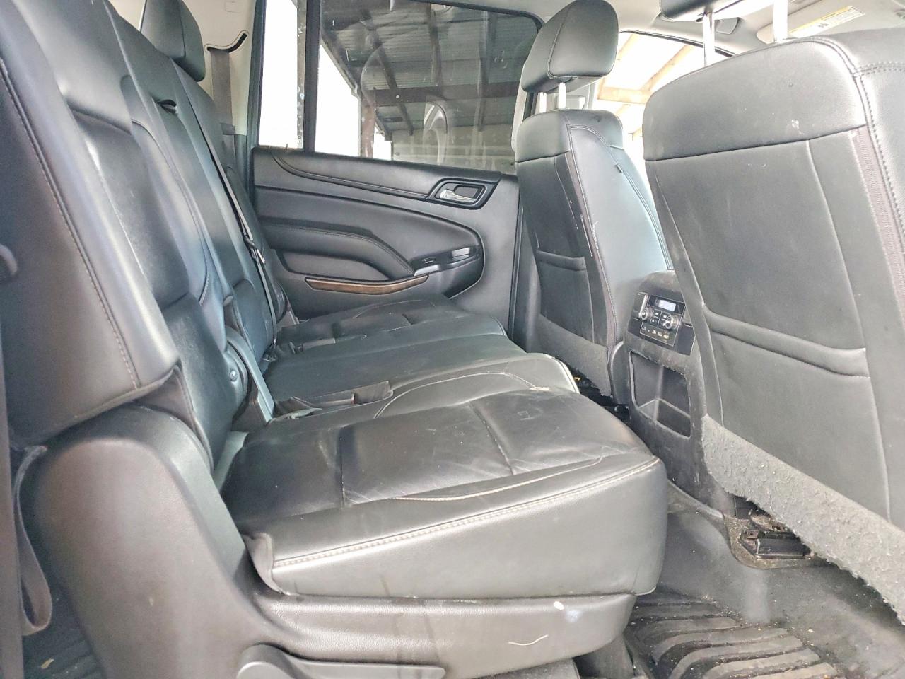 2017 Chevrolet Suburban K1500 Lt Silver vin: 1GNSKHKC2HR325627
