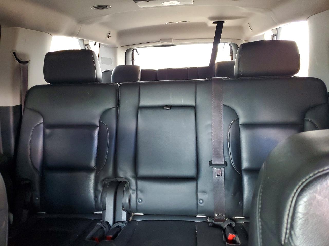 2017 Chevrolet Suburban K1500 Lt Silver vin: 1GNSKHKC2HR325627