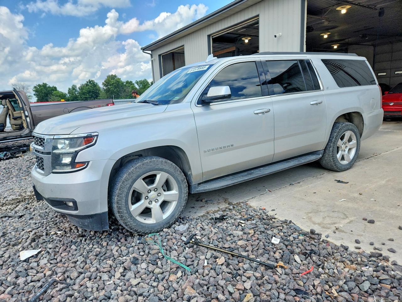 2016 Chevrolet Suburban K1500 Lt Silver vin: 1GNSKHKC3GR208167