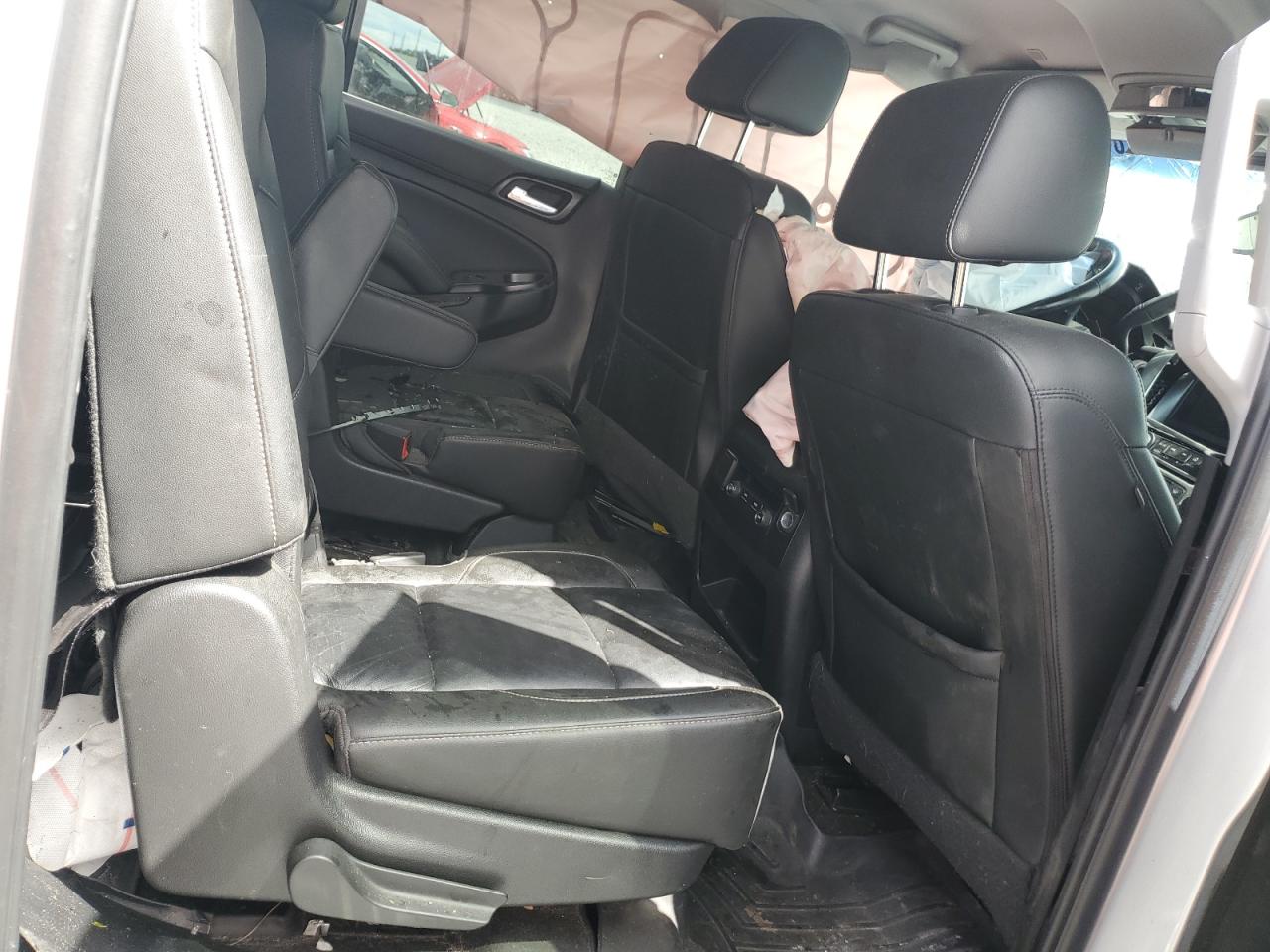 2018 Chevrolet Suburban K1500 Lt Серебряный vin: 1GNSKHKC5JR179536