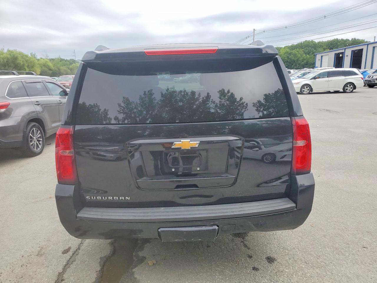 2017 Chevrolet Suburban K1500 Lt Черный vin: 1GNSKHKC6HR308121