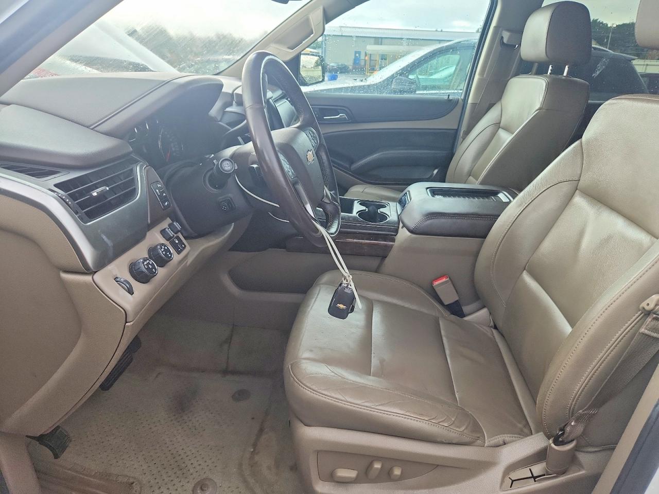 2016 Chevrolet Suburban K1500 Lt White vin: 1GNSKHKC7GR340784
