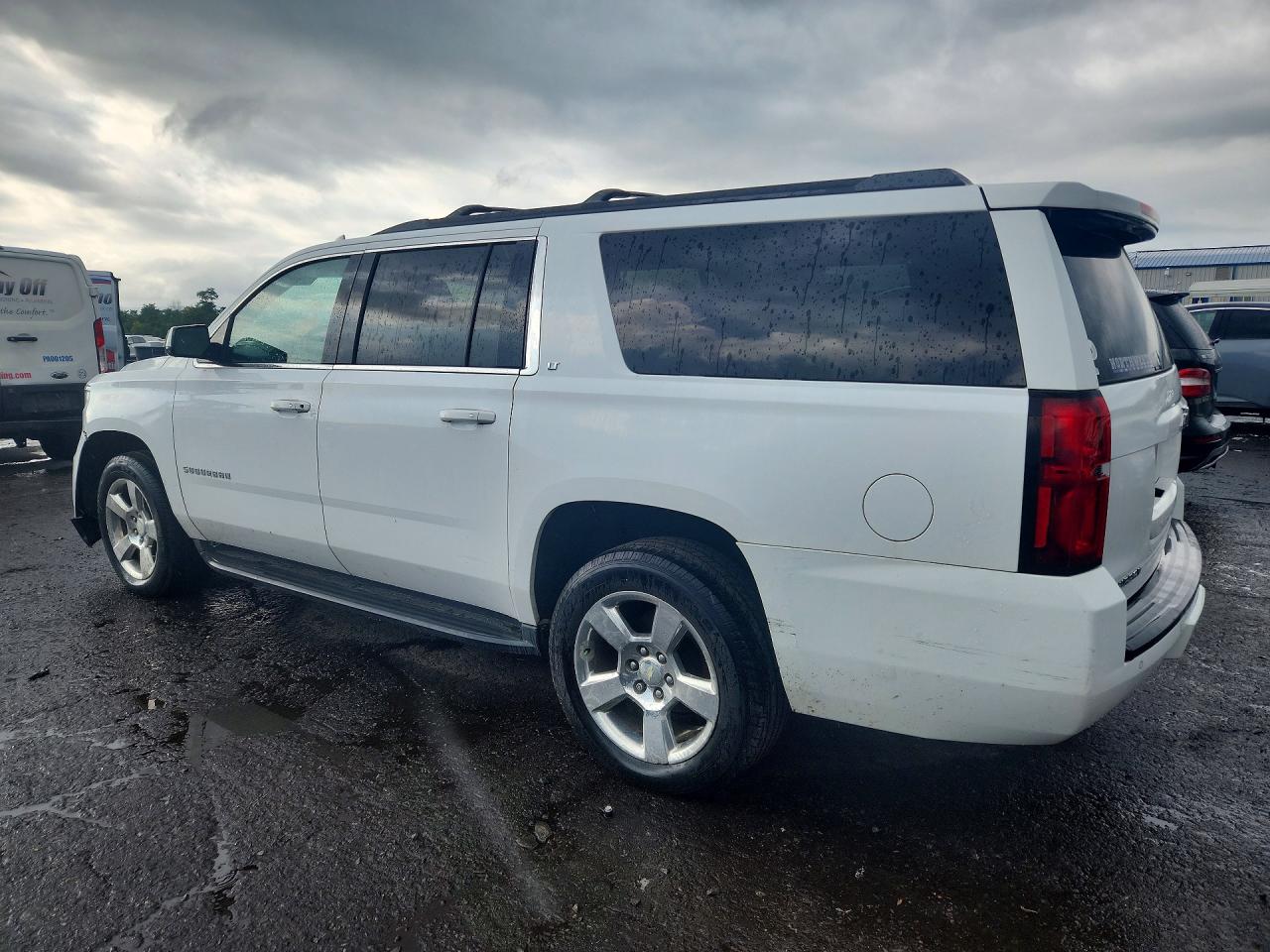 2016 Chevrolet Suburban K1500 Lt White vin: 1GNSKHKC7GR340784