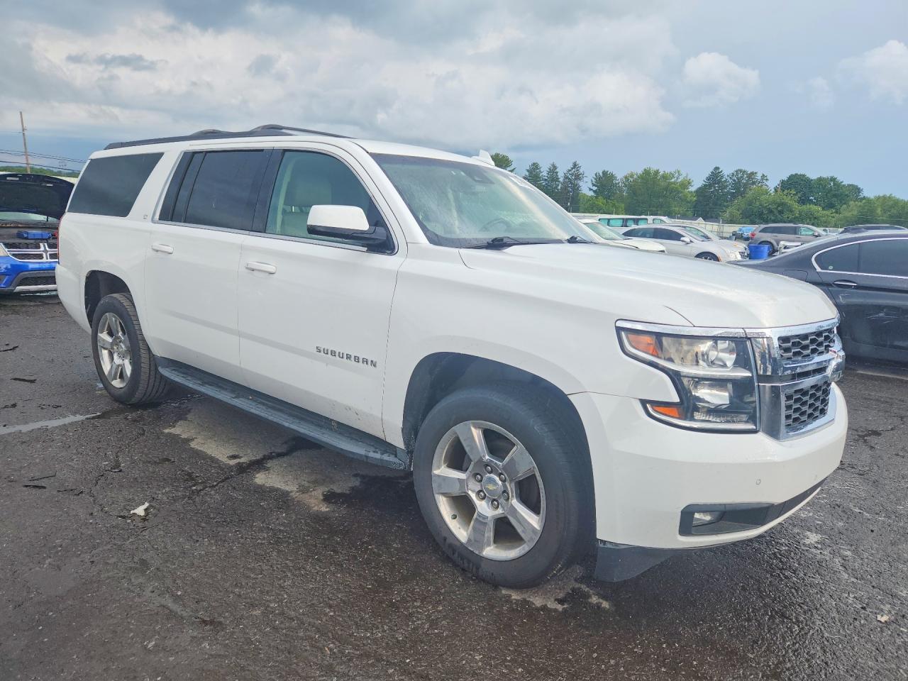 2016 Chevrolet Suburban K1500 Lt White vin: 1GNSKHKC7GR340784