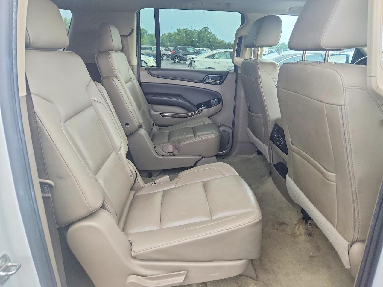 2016 Chevrolet Suburban K1500 Lt White vin: 1GNSKHKC7GR340784