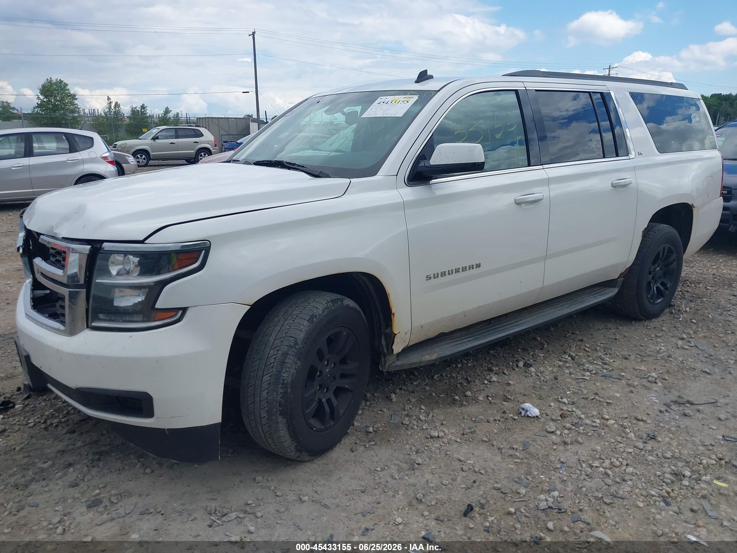 2015 Chevrolet Suburban Ls White vin: 1GNSKHKC8FR231622