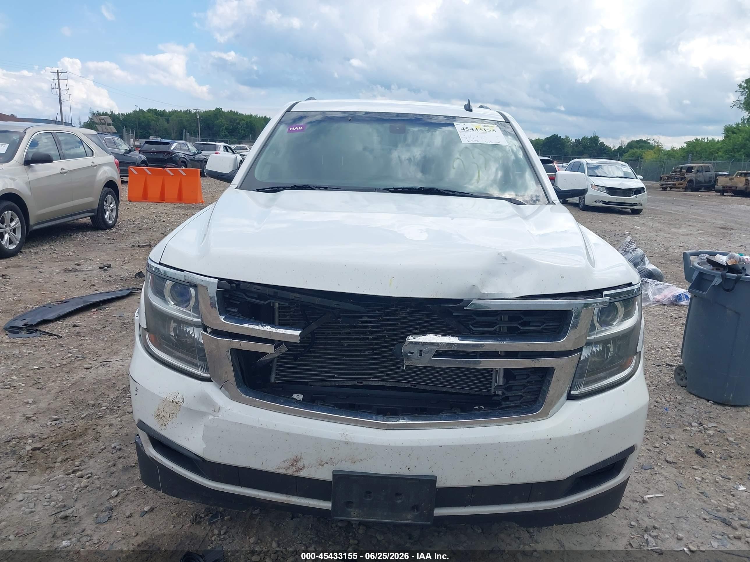 2015 Chevrolet Suburban Ls White vin: 1GNSKHKC8FR231622