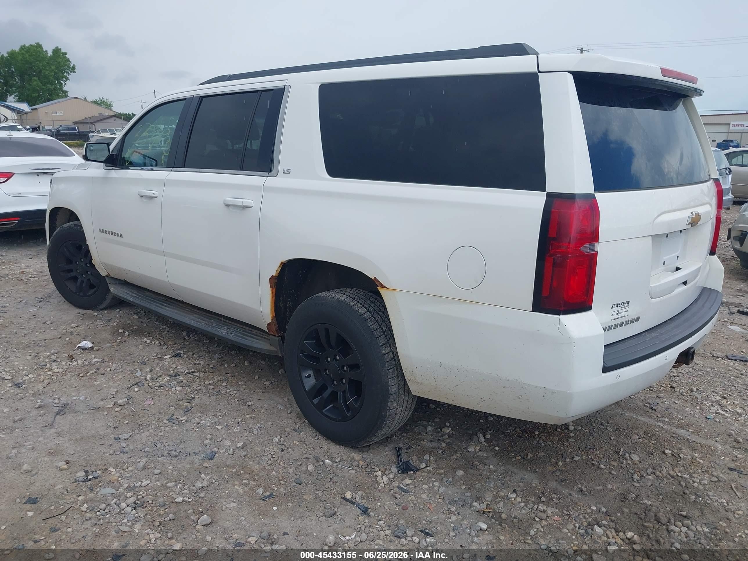 2015 Chevrolet Suburban Ls White vin: 1GNSKHKC8FR231622